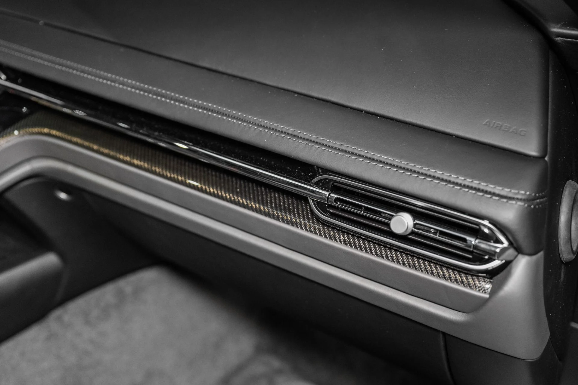 mph036_3855026291_New_2026_Aston_Martin_DB_12_Gold_Finger_V8_1764191230_f3fb737894