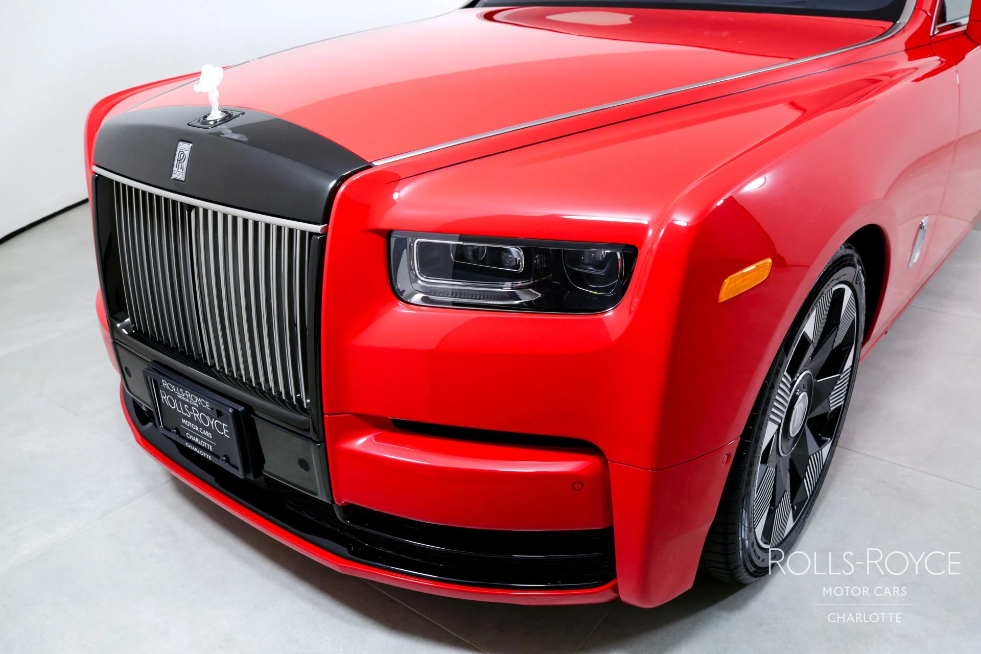 mph036_3859902057_Used_2024_Rolls_Royce_Phantom_EWB_1745331546_84a67c8ee9