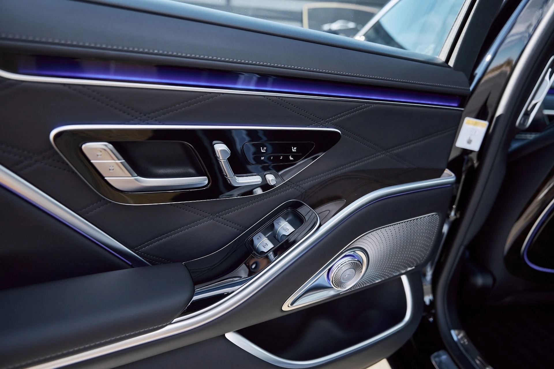 mph036_3870432425_Used_2025_Mercedes_Benz_S_Class_Maybach_S_580_1769305314_72d5c7d7c8