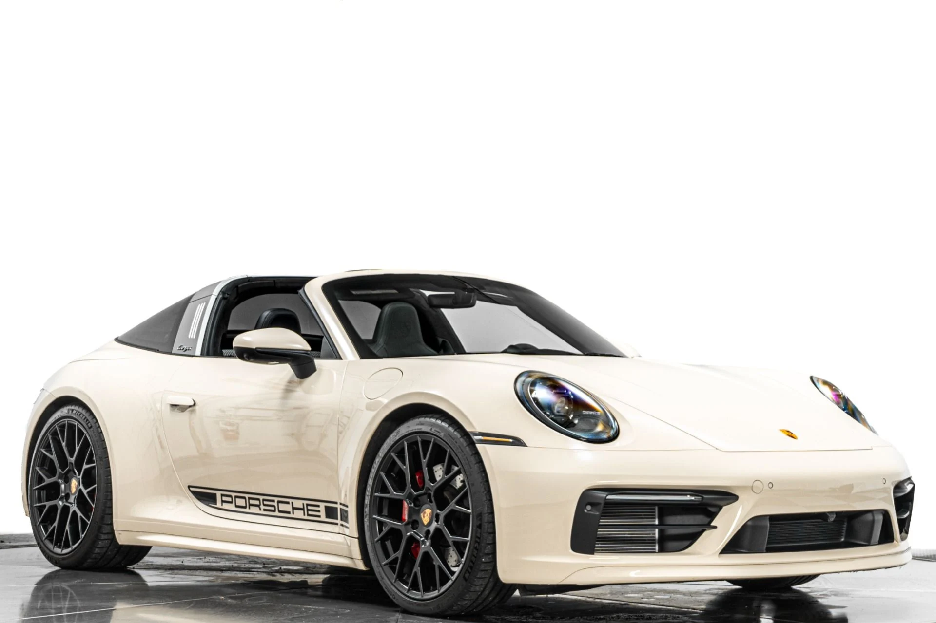 mph036_3878373077_Used_2024_Porsche_911_Targa_4_S_1792178990_9980b67000
