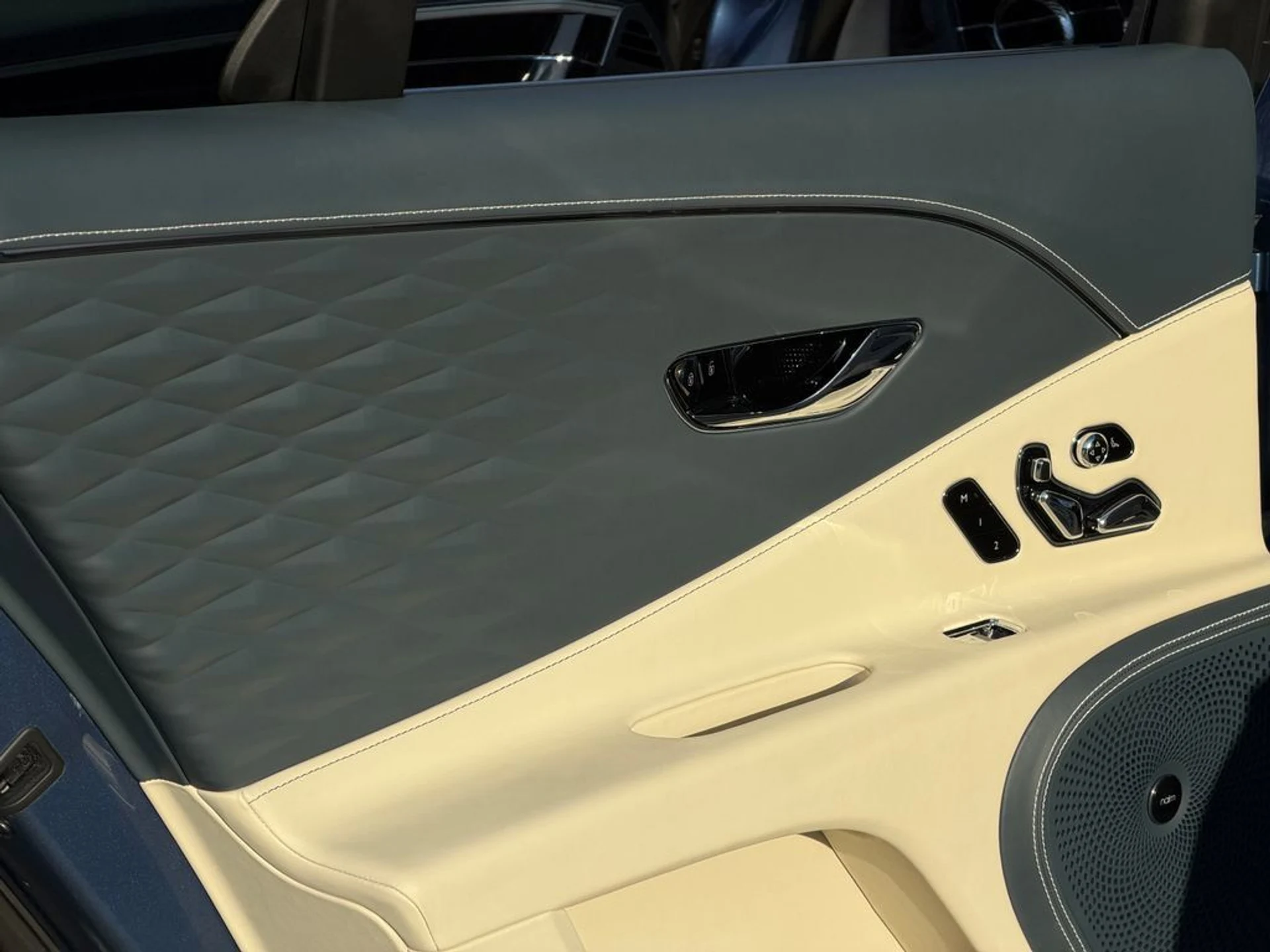 mph036_3884197490_b1c5faccf8324fcf81358d7905065339_f8a0bf1416