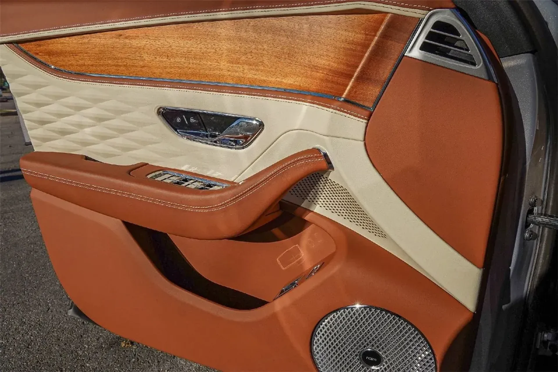 mph036_3895753096_3a17906b3877455da778a75d60d8071f_45a614f5be