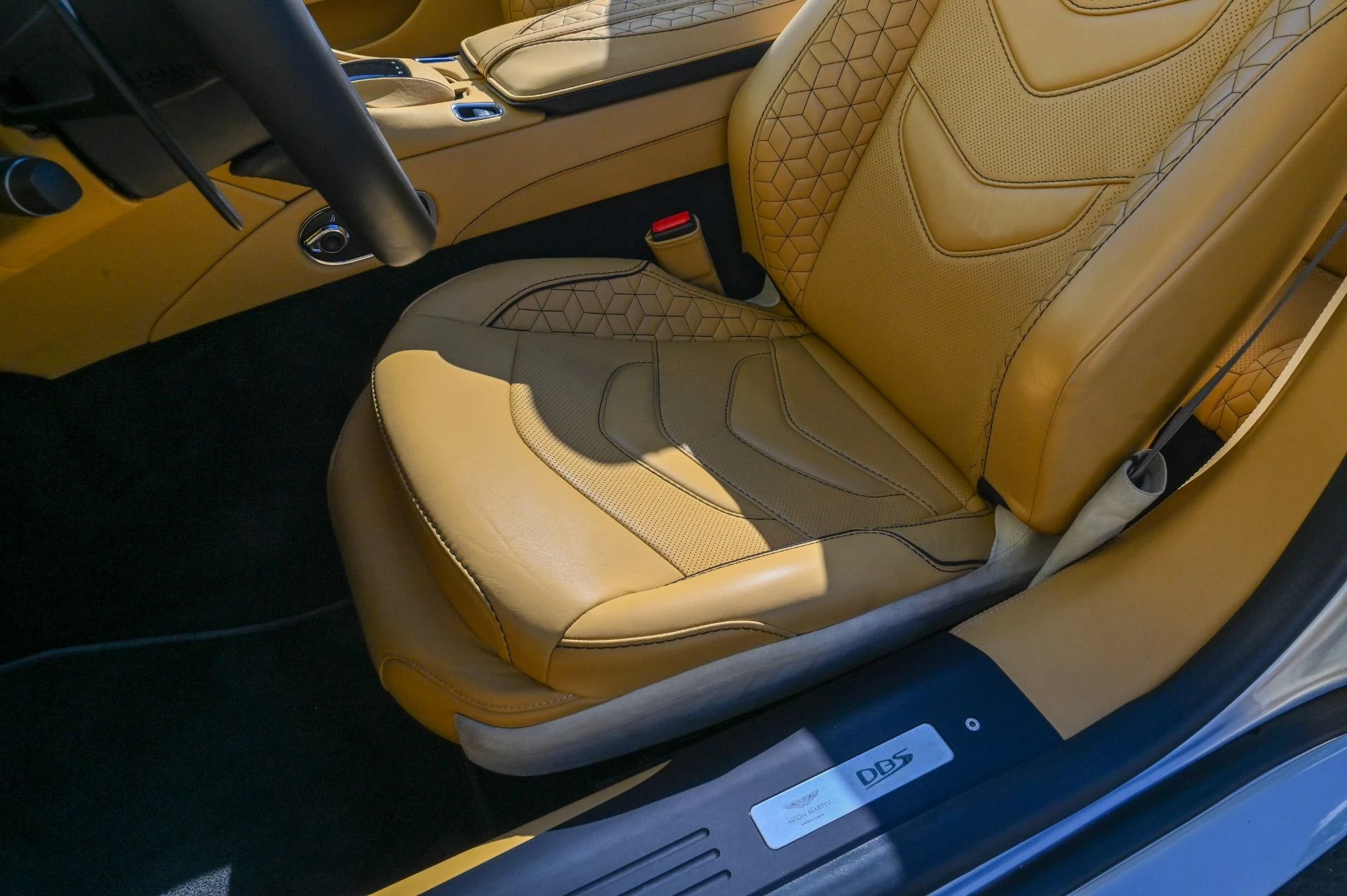 mph036_3904247632_Used_2020_Aston_Martin_DBS_Superleggera_1708981970_42da31489f