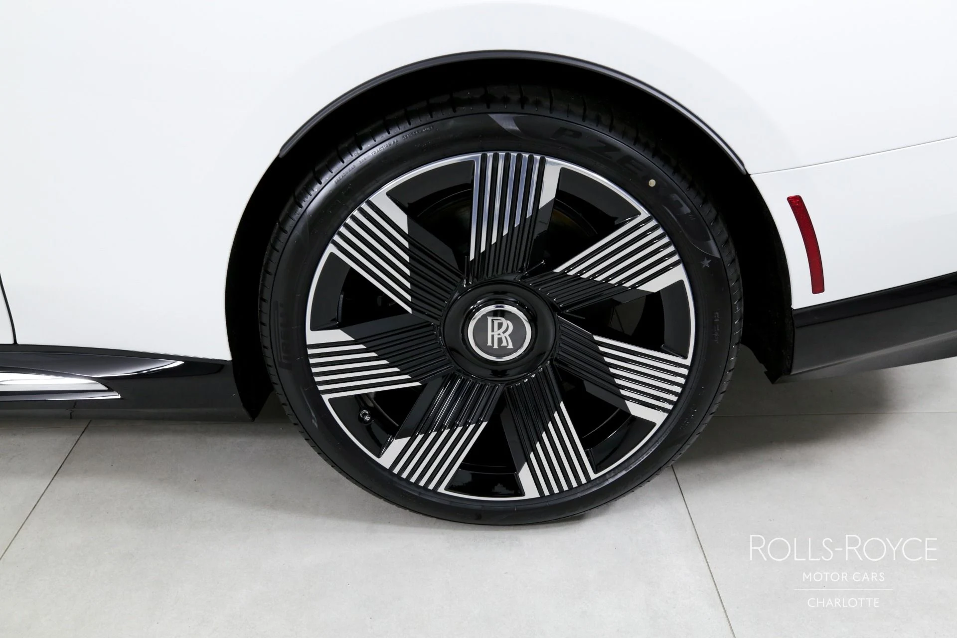 mph036_3914084821_Used_2024_Rolls_Royce_Spectre_1709308315_414d590f87