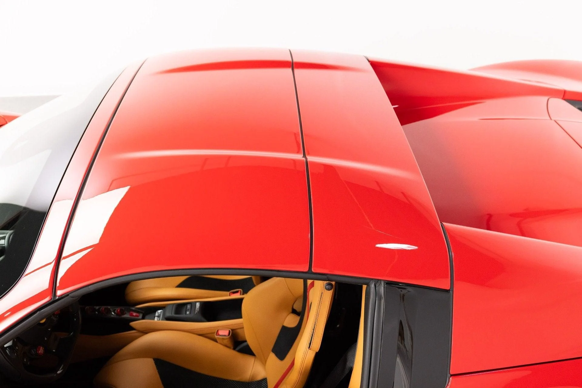 mph036_3941162647_Used_2021_Ferrari_F8_Spider_1788440825_34d377e4f5