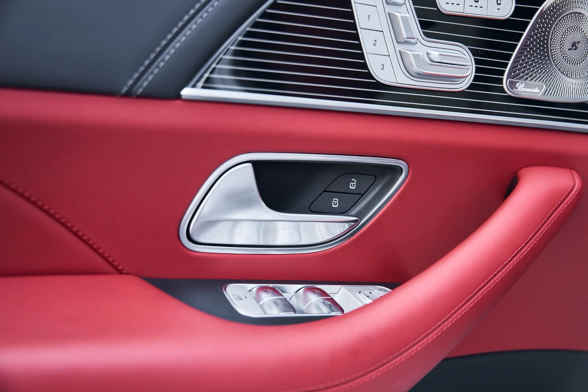 mph036_3945299945_Used_2026_Mercedes_Benz_GLS_Maybach_GLS_600_1769136333_7aa8252917