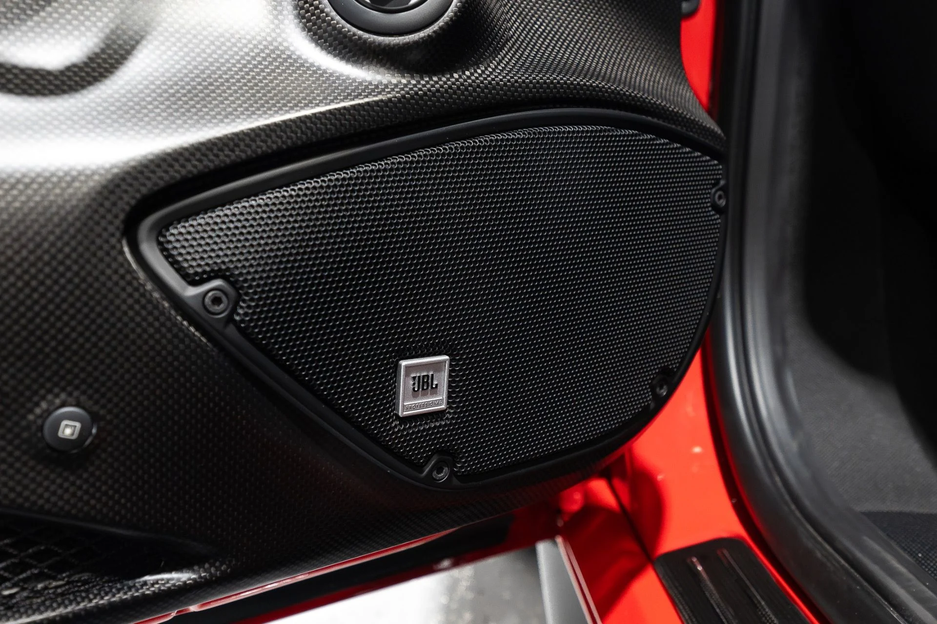 mph036_3961514367_Used_2020_Ferrari_488_Pista_1758067148_cf84e3c87b