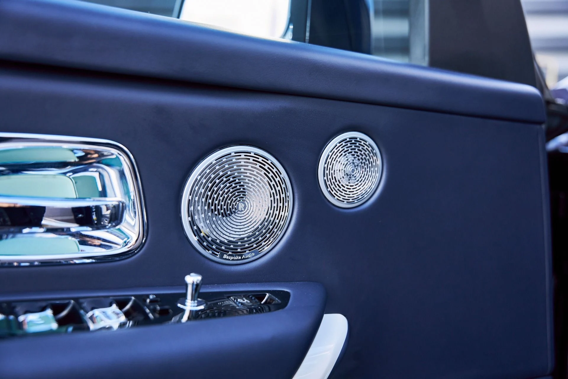 mph036_3963573769_Used_2022_Rolls_Royce_Cullinan_Base_1767400098_b0ac3eced8