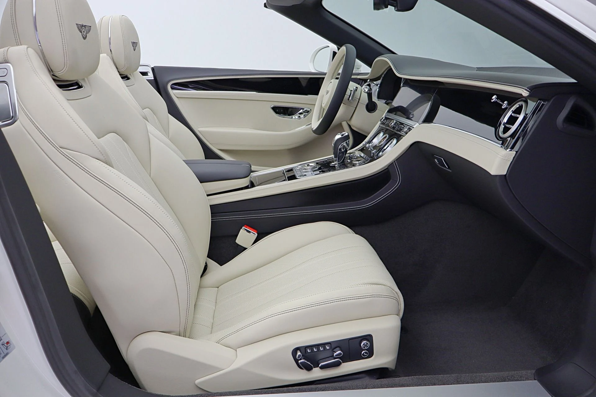 mph036_3977190619_New_2026_Bentley_Continental_GTC_0a1f38e2e0
