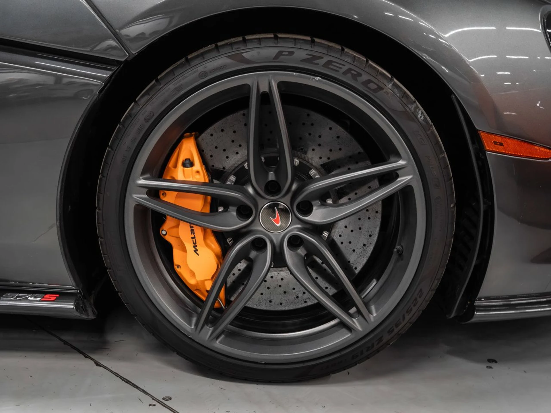 mph036_3977462276_mclaren_570s_2018_24cf3b8264