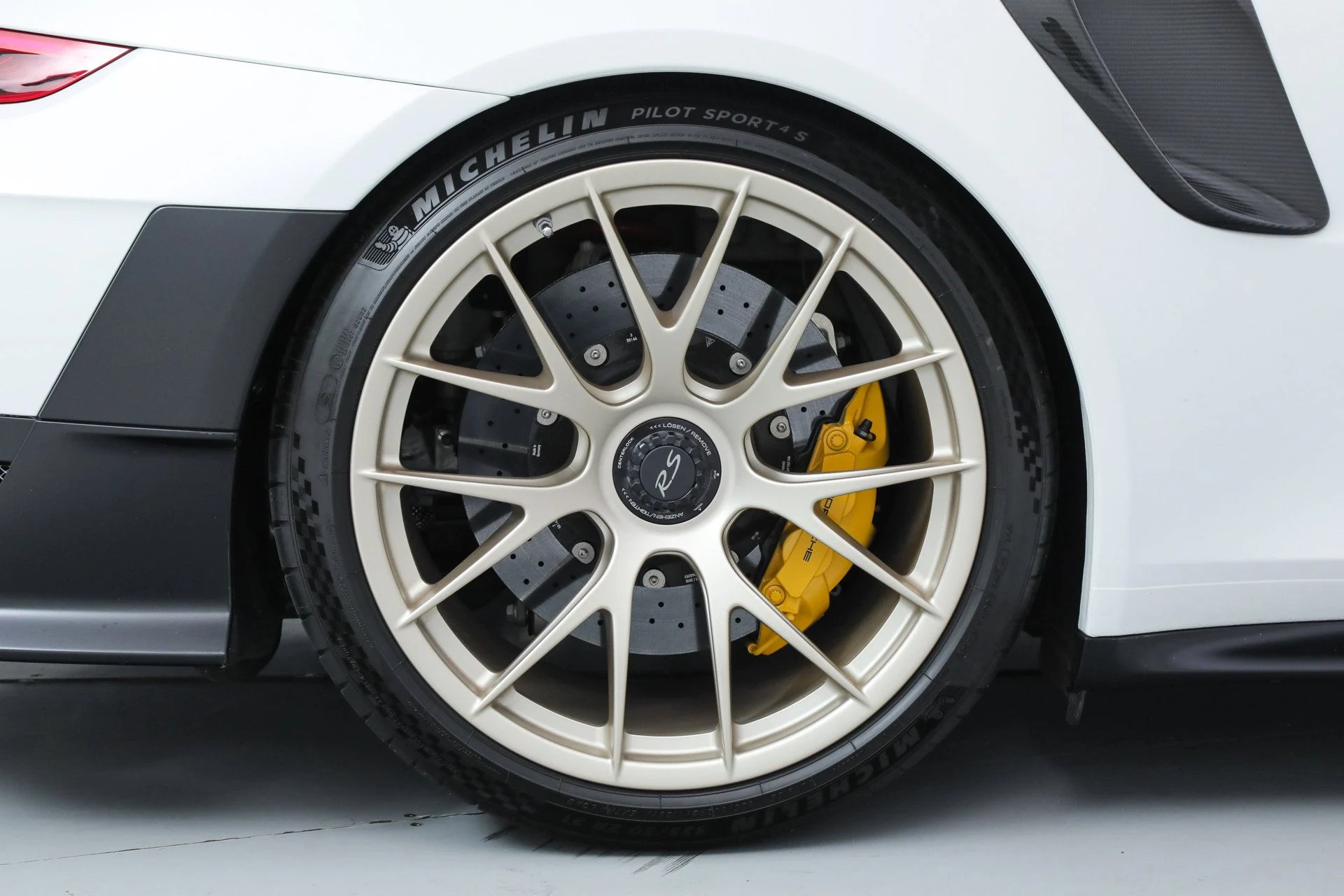 mph036_3995708308_fc2c394e759e2517297dd3fdf4e0ecfa_95083f299a