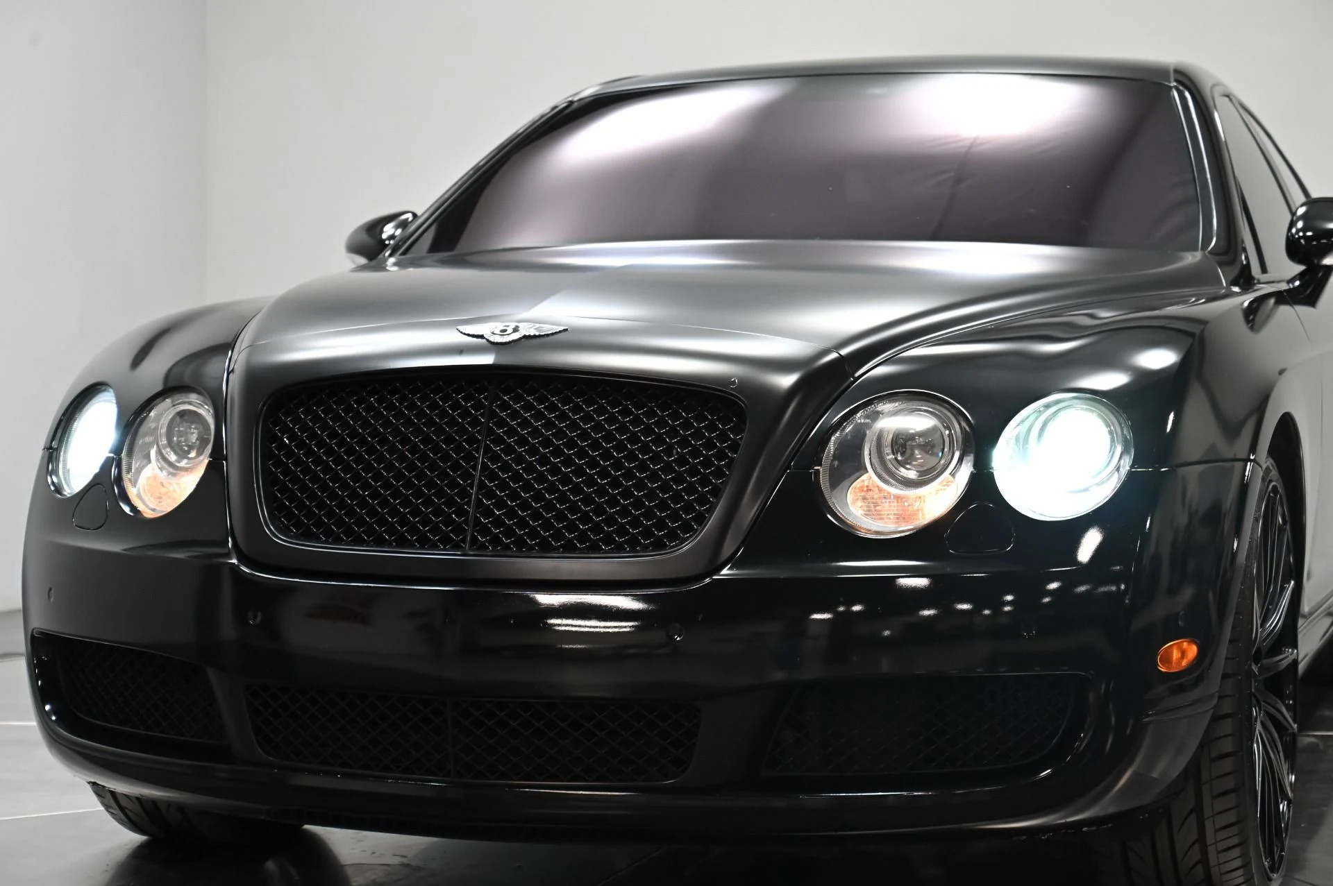 mph036_4000080016_Used_2006_Bentley_Continental_Flying_Spur_Base_1753818843_8cc4a82f0f