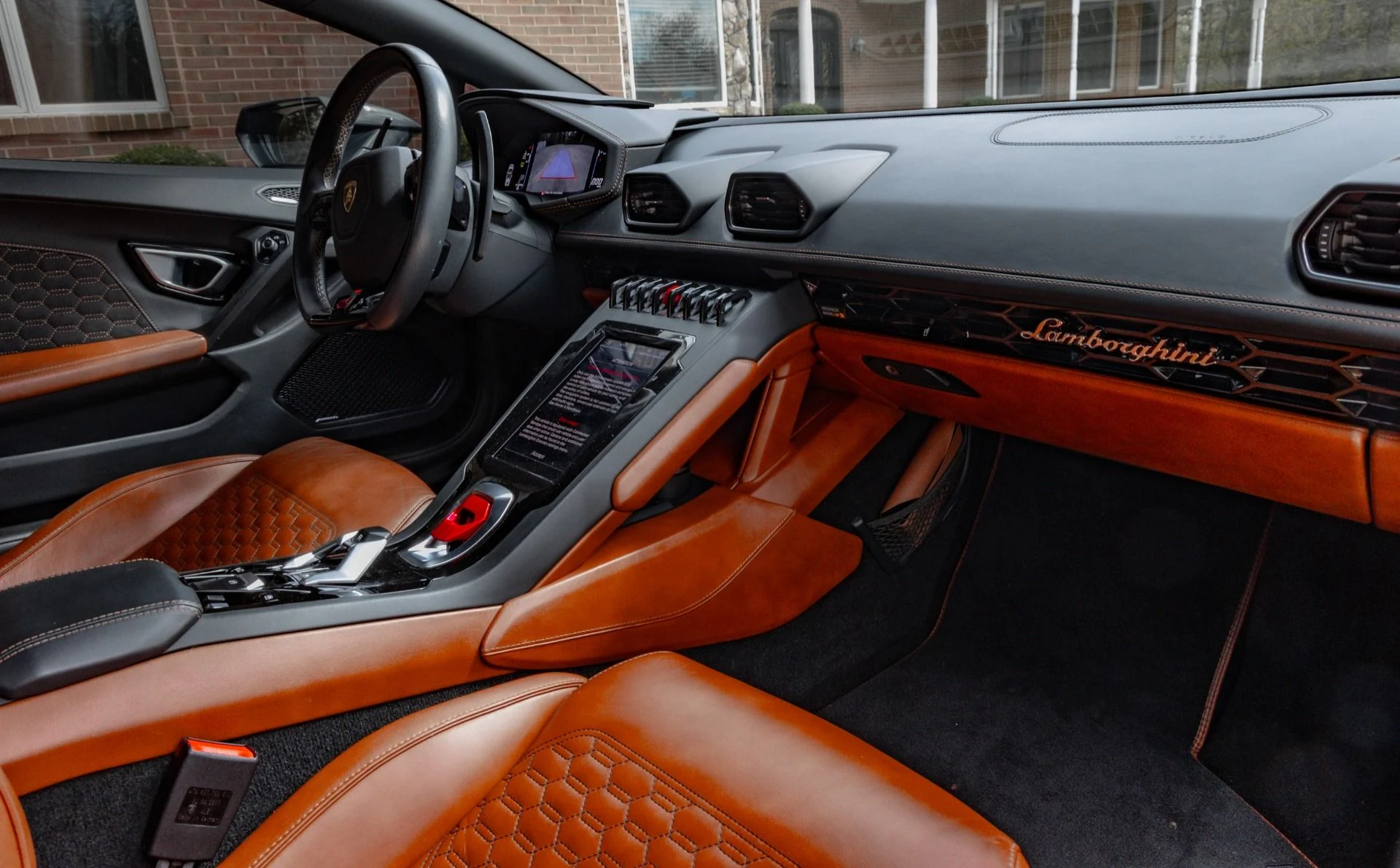 mph036_4012231276_Used_2020_Lamborghini_Huracan_EVO_Spyder_1777655683_1fe902cb94