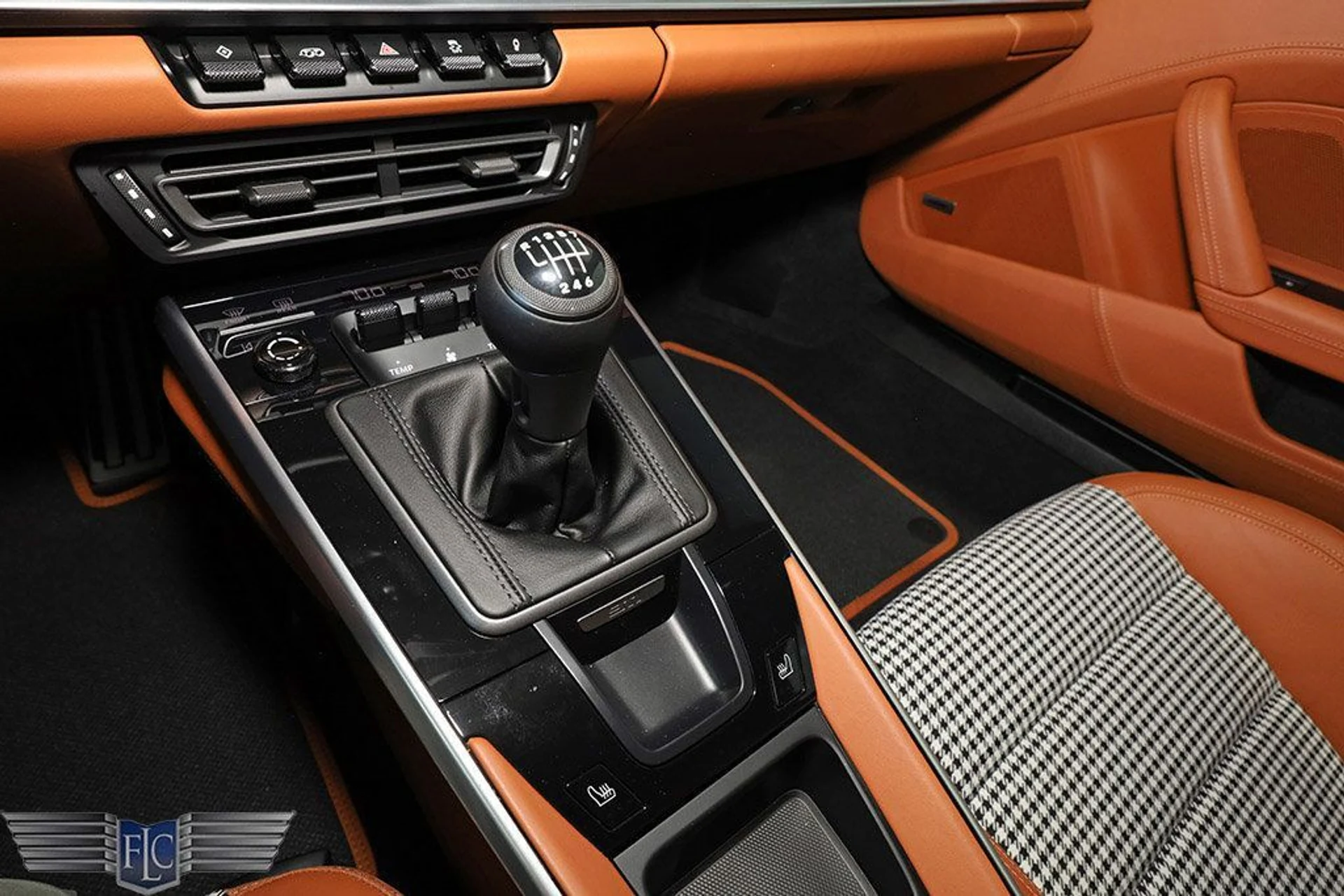 mph036_4019943167_used_2023_porsche_911_carrera4smanualcoupe_9689_22556560_37_1024_6a71e78c65