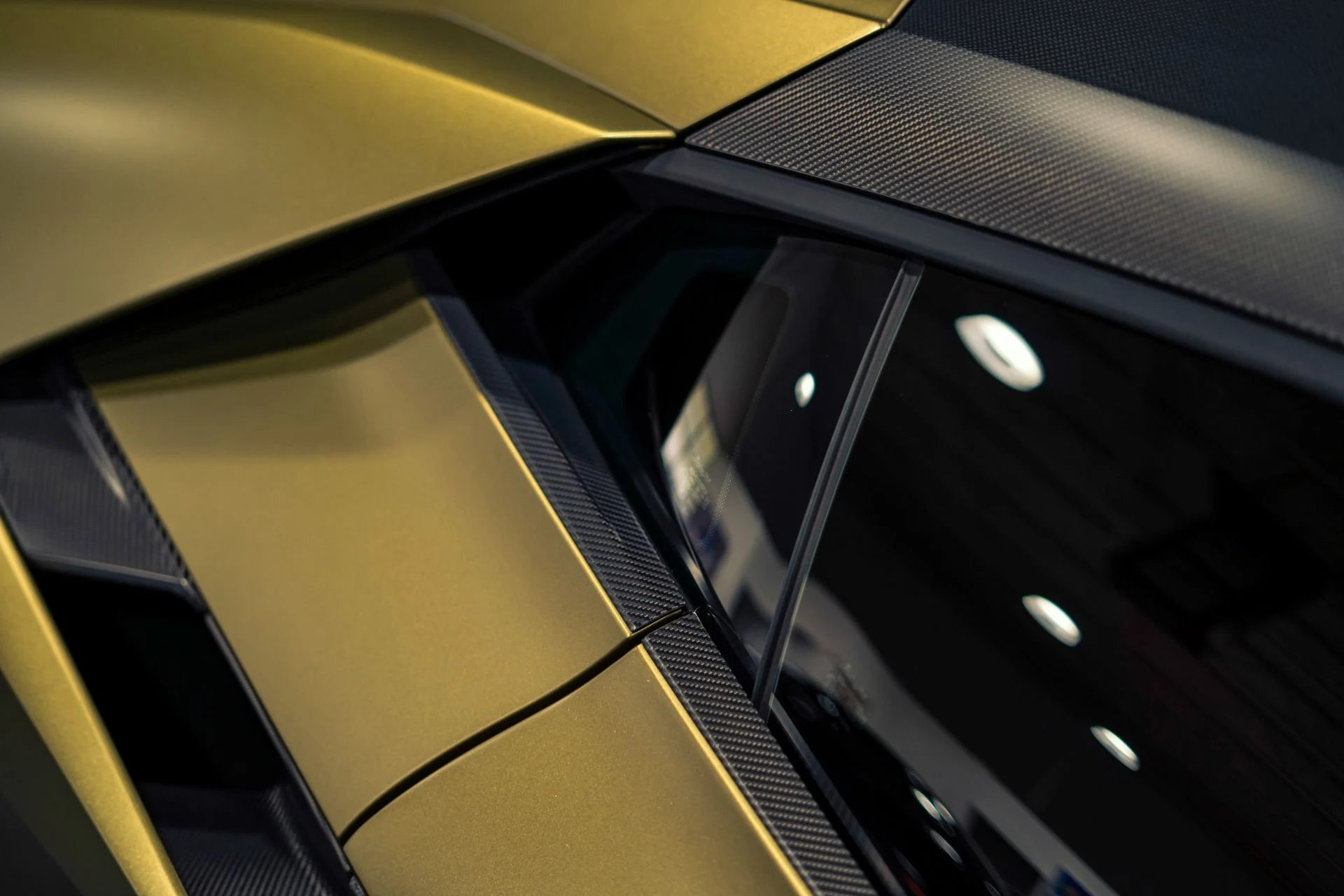 mph036_4021103166_Used_2025_Lamborghini_Revuelto_836_MSRP_Full_Body_PPF_Carbon_Roof_1780087440_57381fad0c