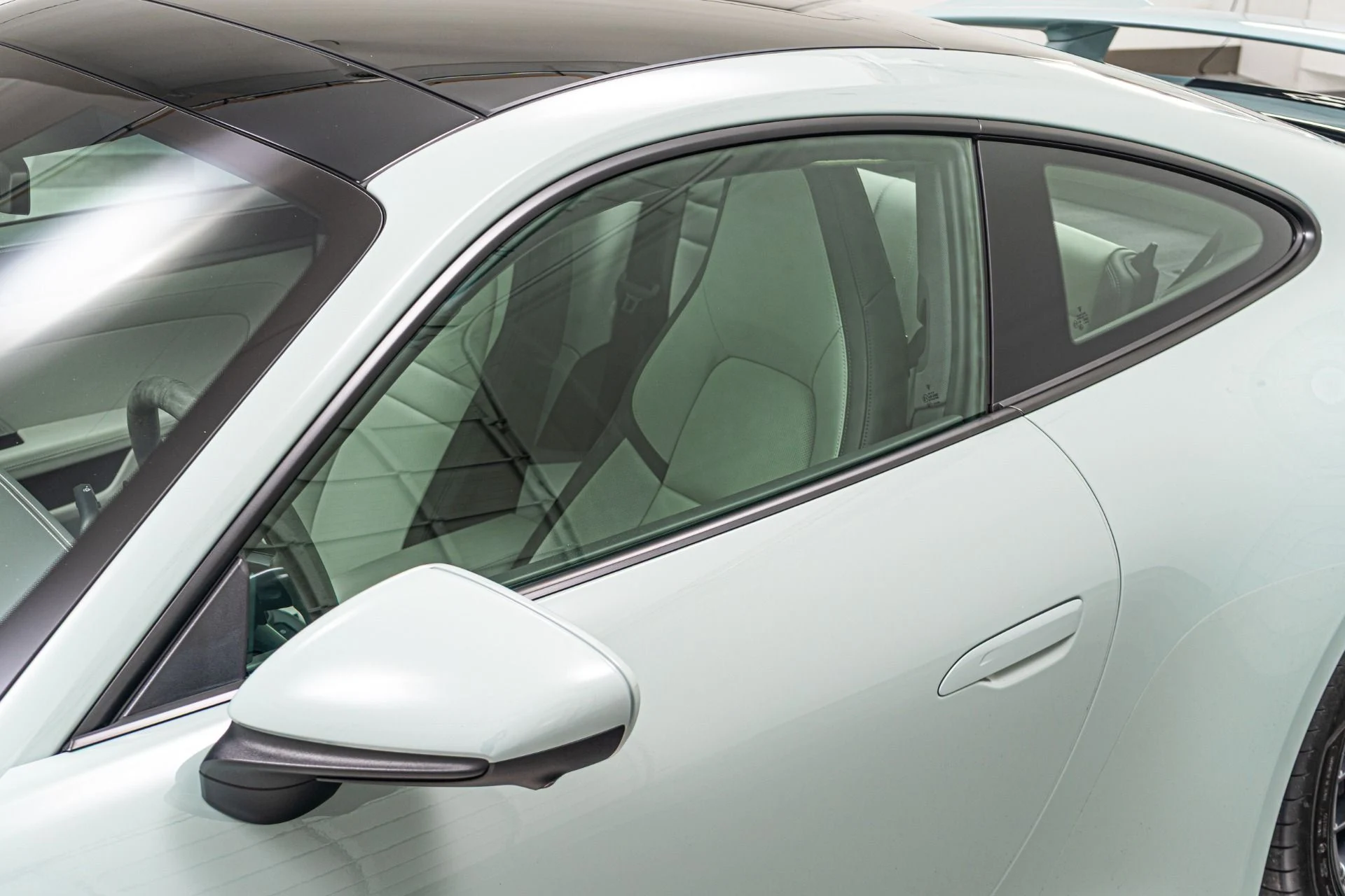 mph036_4034576353_Used_2025_Porsche_911_Carrera_Sport_Design_Package_Sport_Exhaust_Premium_Package_1763489634_35cb57a851