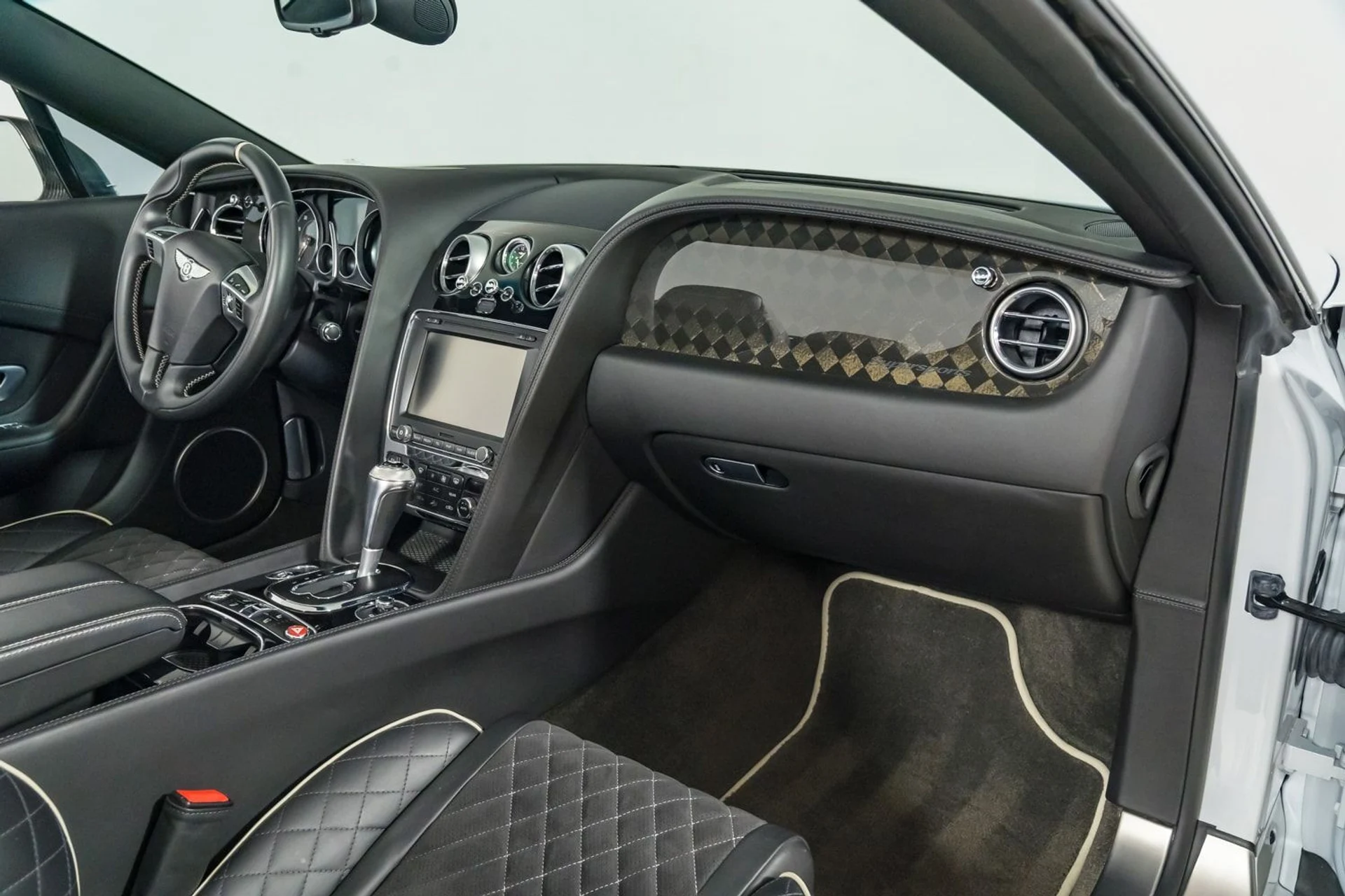 mph036_4063797984_2931b2333413456a9ac0a1c1cb255d19_40d3258a58