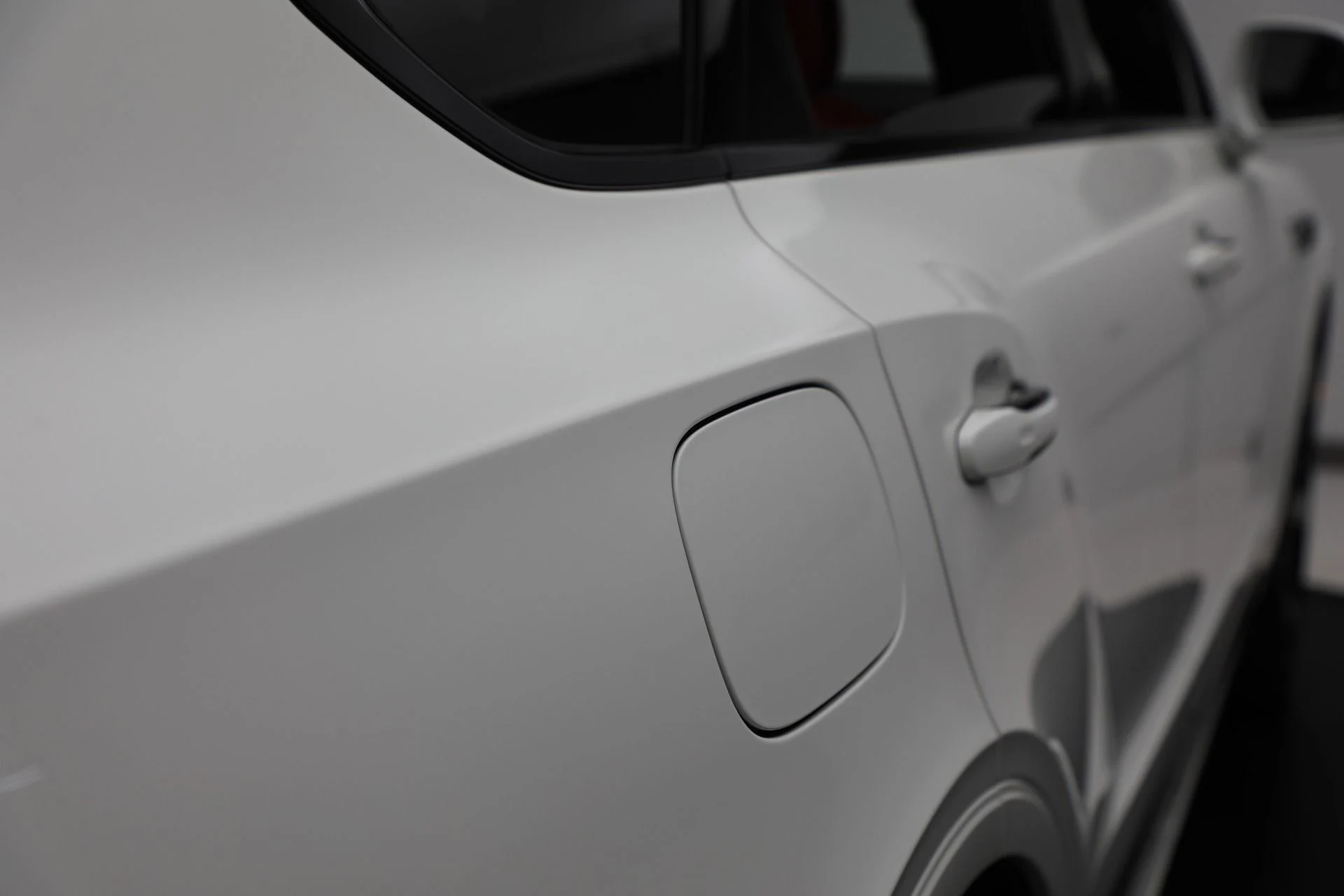 mph036_4066424914_New_2025_Bentley_Bentayga_V8_874e864e18
