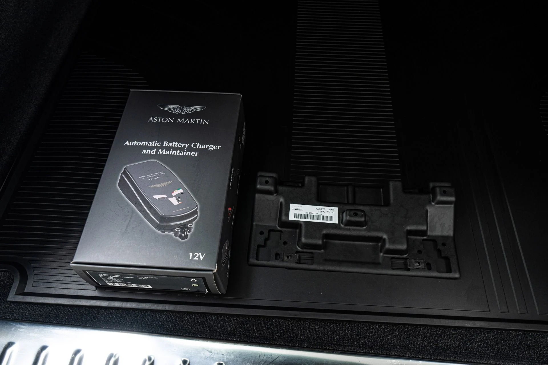 mph036_4066810489_Used_2025_Aston_Martin_DBX_707_23_Inch_Wheels_Factory_Matte_Paint_697_Horsepower_1774034848_d9ab697c40