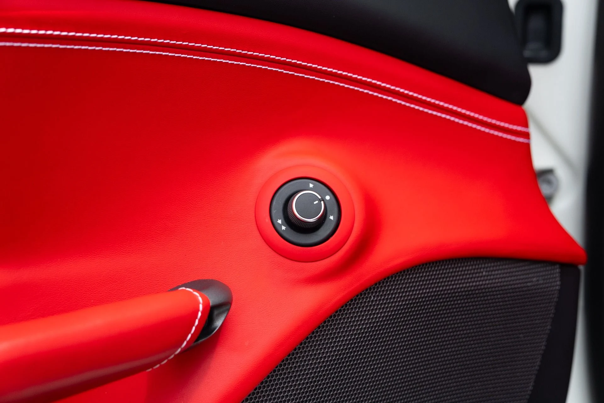 mph036_407655654_Used_2018_Ferrari_488_Spider_1779900992_62d7312255