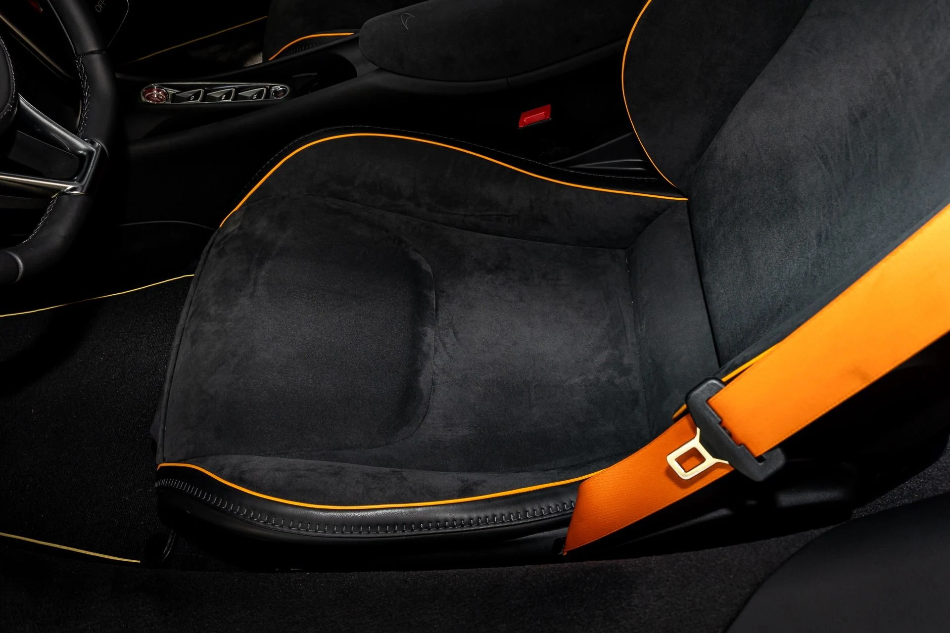 mph036_4077531469_324_p37_l_79557e61cf