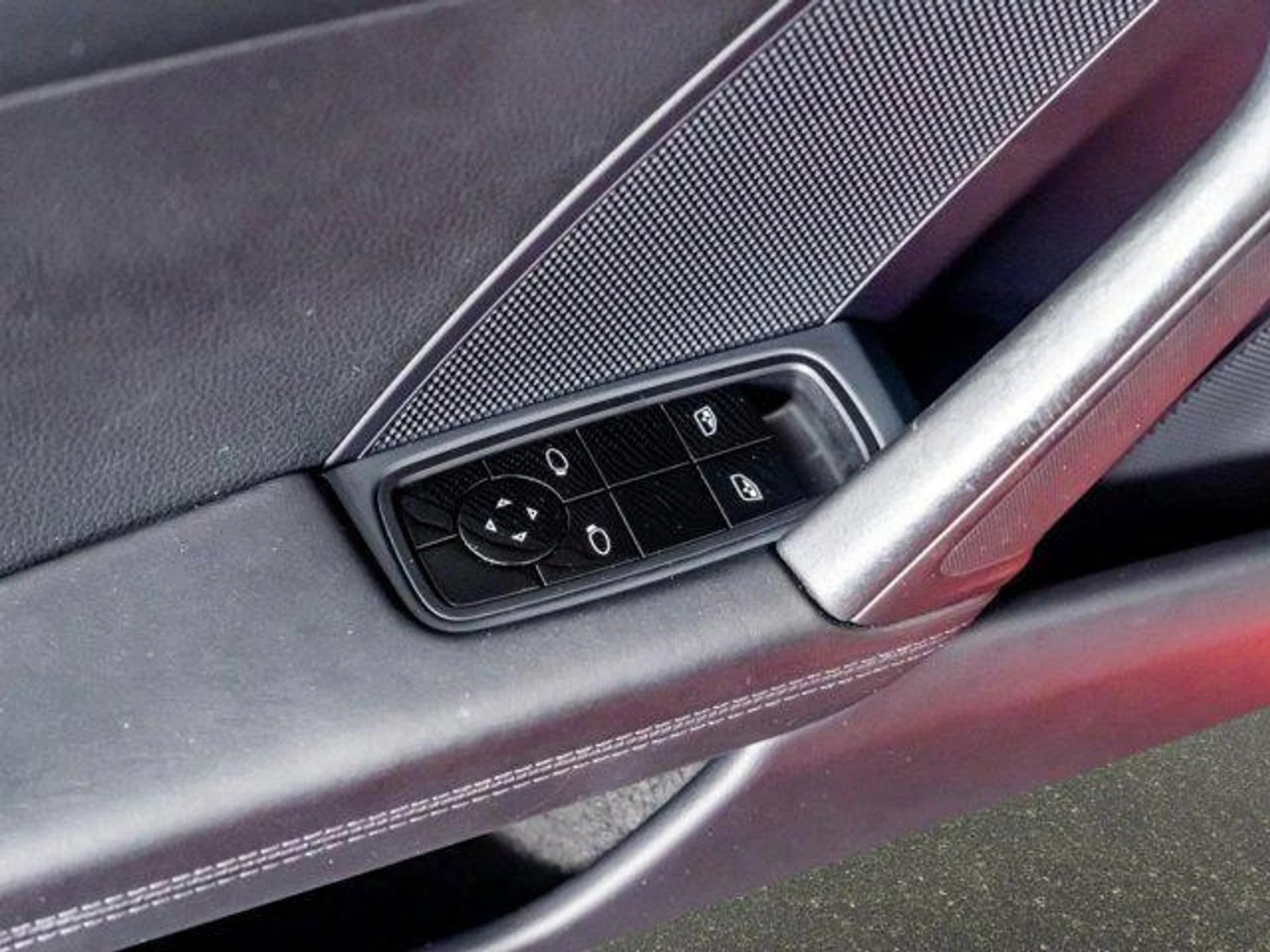 mph036_4089087486_49zp4_Eq3vb_JGN_3kq9_LQ_9395l_A0_30d60e6329