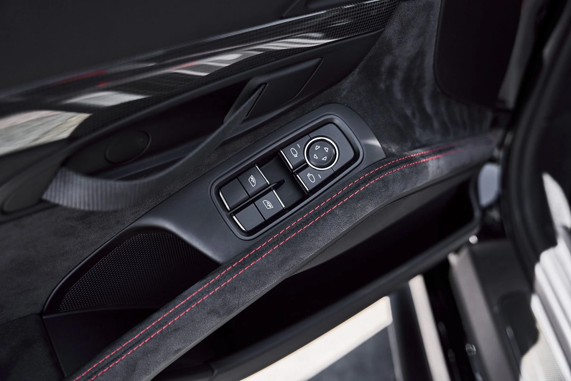 mph036_409767767_Used_2018_Porsche_911_GT_2_RS_1778880938_be38176379