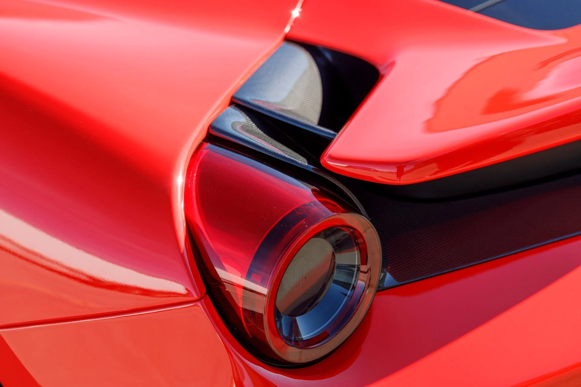 mph036_4108926838_Used_2020_Ferrari_488_Pista_1765914948_47ec6399d9