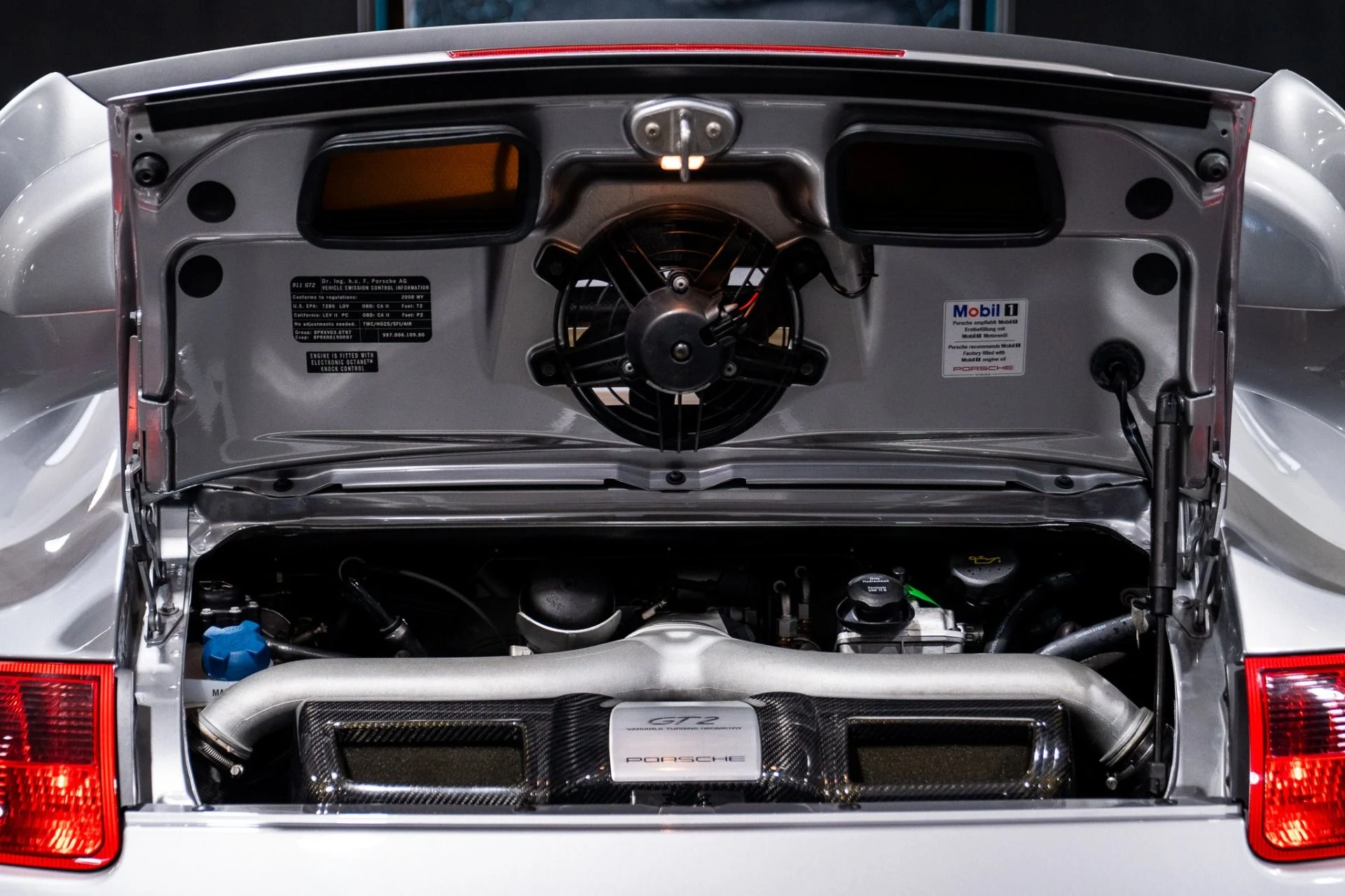 mph036_4120270058_Used_2008_Porsche_911_GT_2_1770188899_64b38b97f5