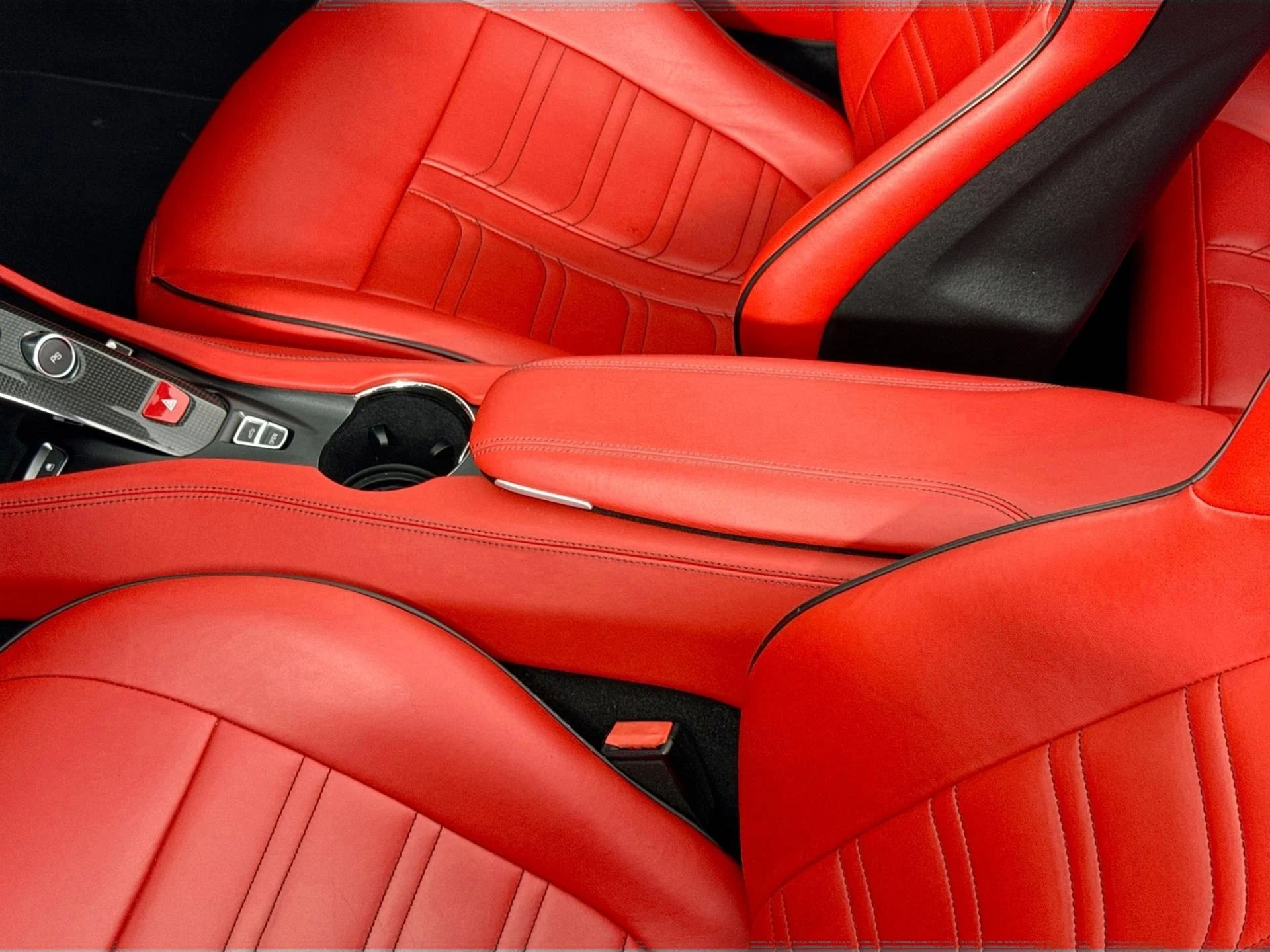 mph036_4124081161_Used_2015_Ferrari_California_T_1782334350_bfd9e70bb7