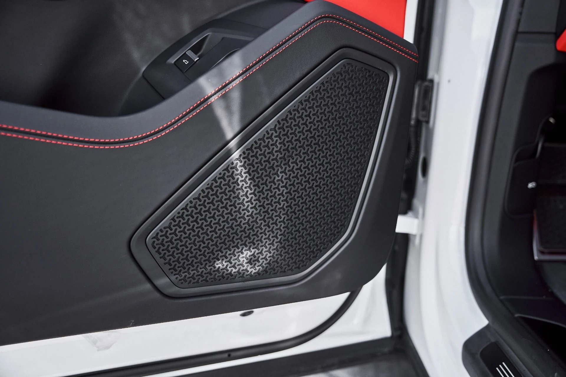 mph036_4124543743_Used_2023_Lamborghini_Urus_S_1780535985_38064d80e5