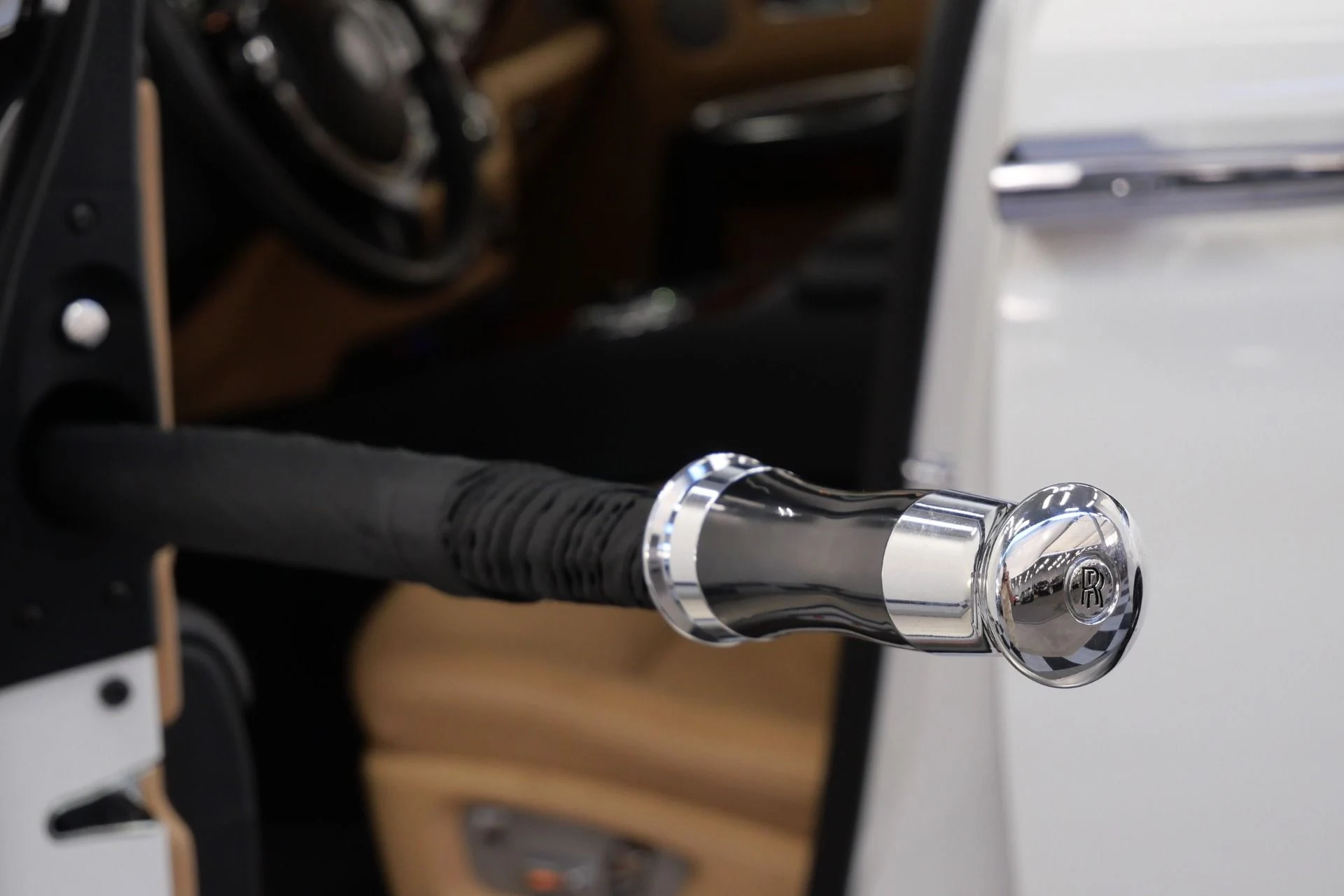 mph036_4126772228_Used_2013_Rolls_Royce_Ghost_Rear_Theatre_Configuration_Sunroof_Picnic_Tables_1765817779_4ee54048b3