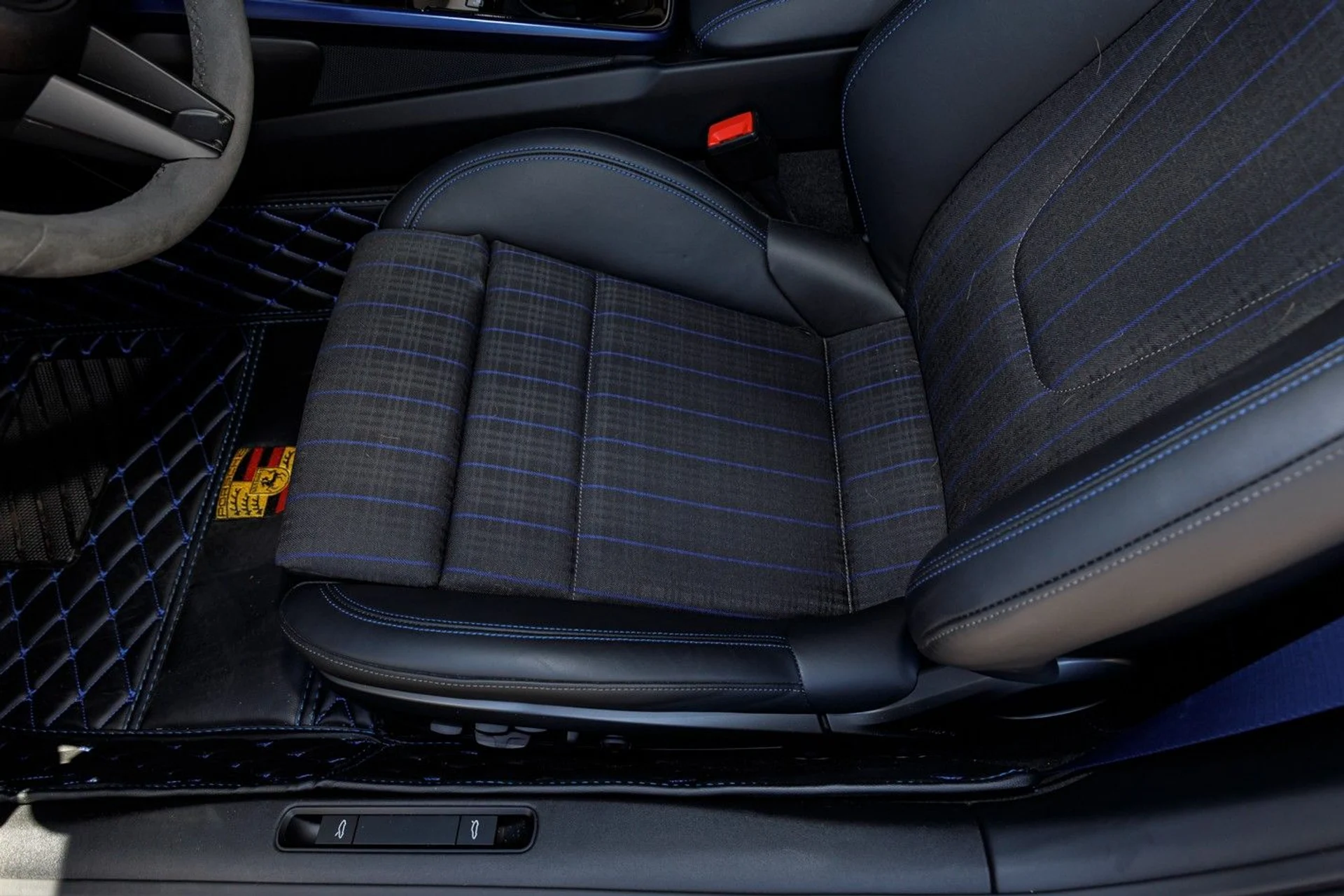 mph036_4137403821_666_p37_l_ae290806a5