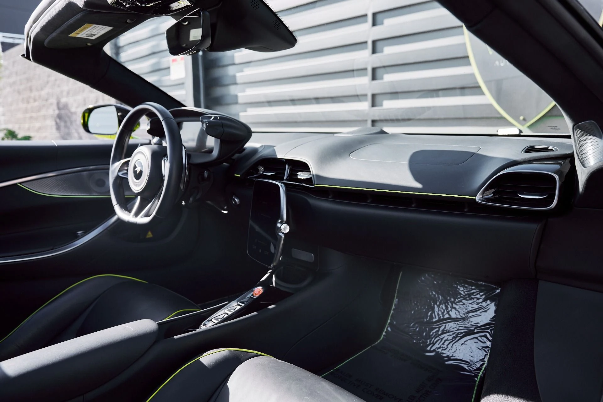 mph036_414510009_Used_2025_Mc_Laren_Artura_Tech_Lux_1769825891_ea9c1e9105