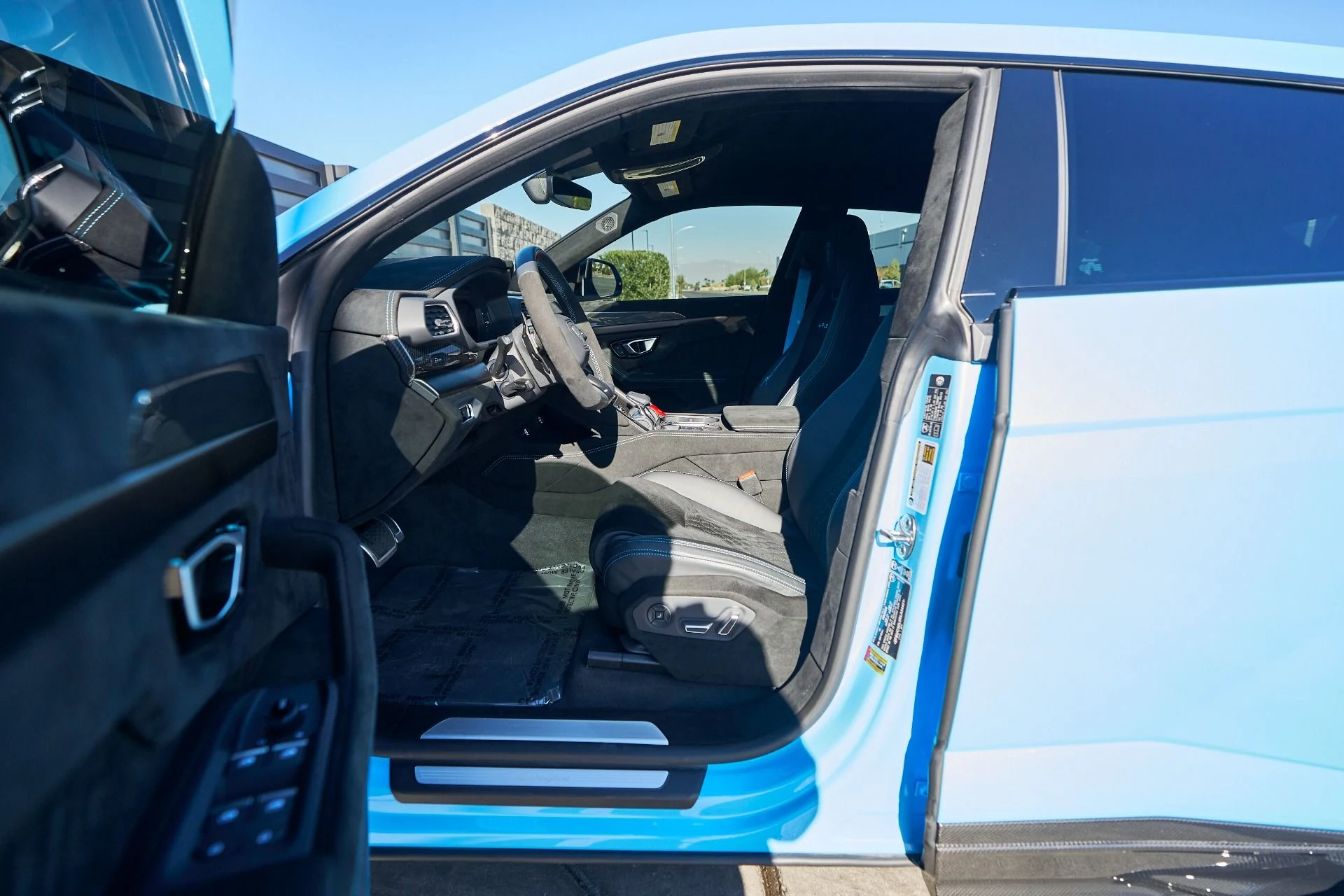 mph036_4150116919_Used_2024_Lamborghini_Urus_Performante_1764957630_e039f757bd