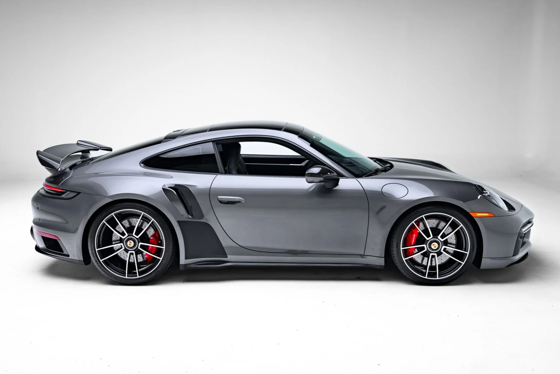 mph036_4164463431_Used_2021_Porsche_911_Turbo_1771625049_713650e91d