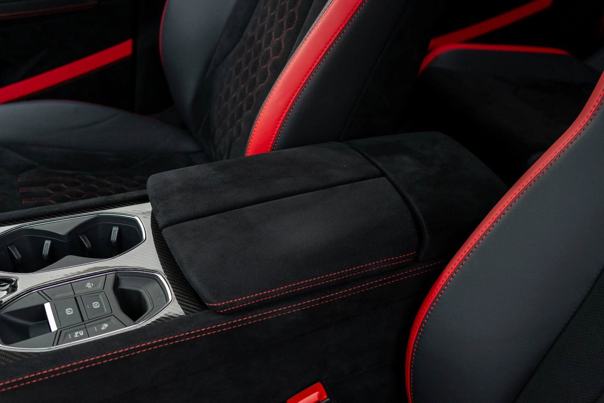 mph036_4167645633_Used_2024_Lamborghini_Urus_Performante_1766445778_262d69df19