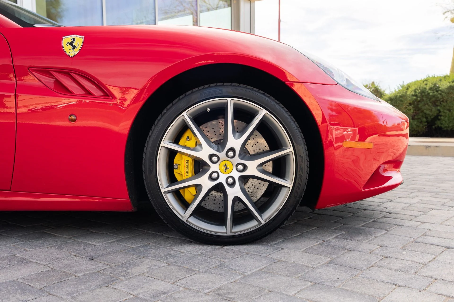 mph036_4169382792_Used_2010_Ferrari_California_1772055143_fe2d125618