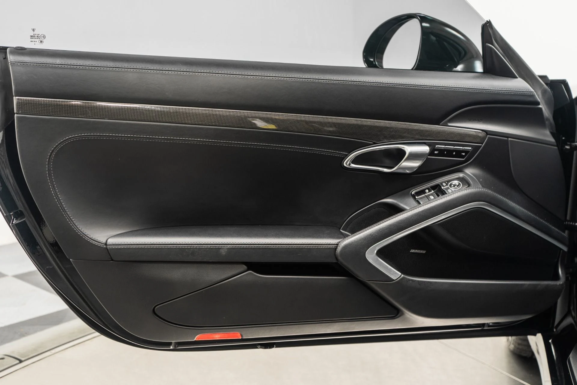 mph036_4183362620_Used_2014_Porsche_911_Turbo_S_1758120142_9a3474d19a