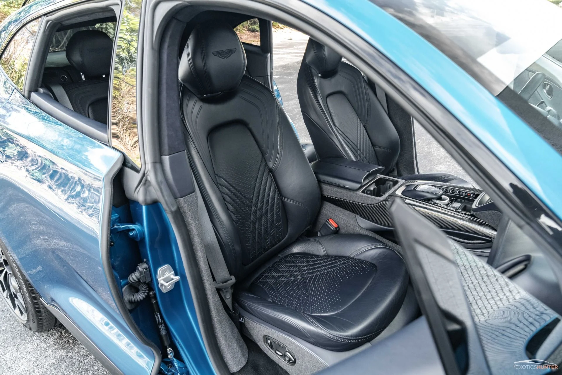 mph036_4190316590_Used_2021_Aston_Martin_DBX_CPO_Aug_2026_w_Special_Order_Exterior_Interior_Black_Pack_1708458533_d8cb66bf32