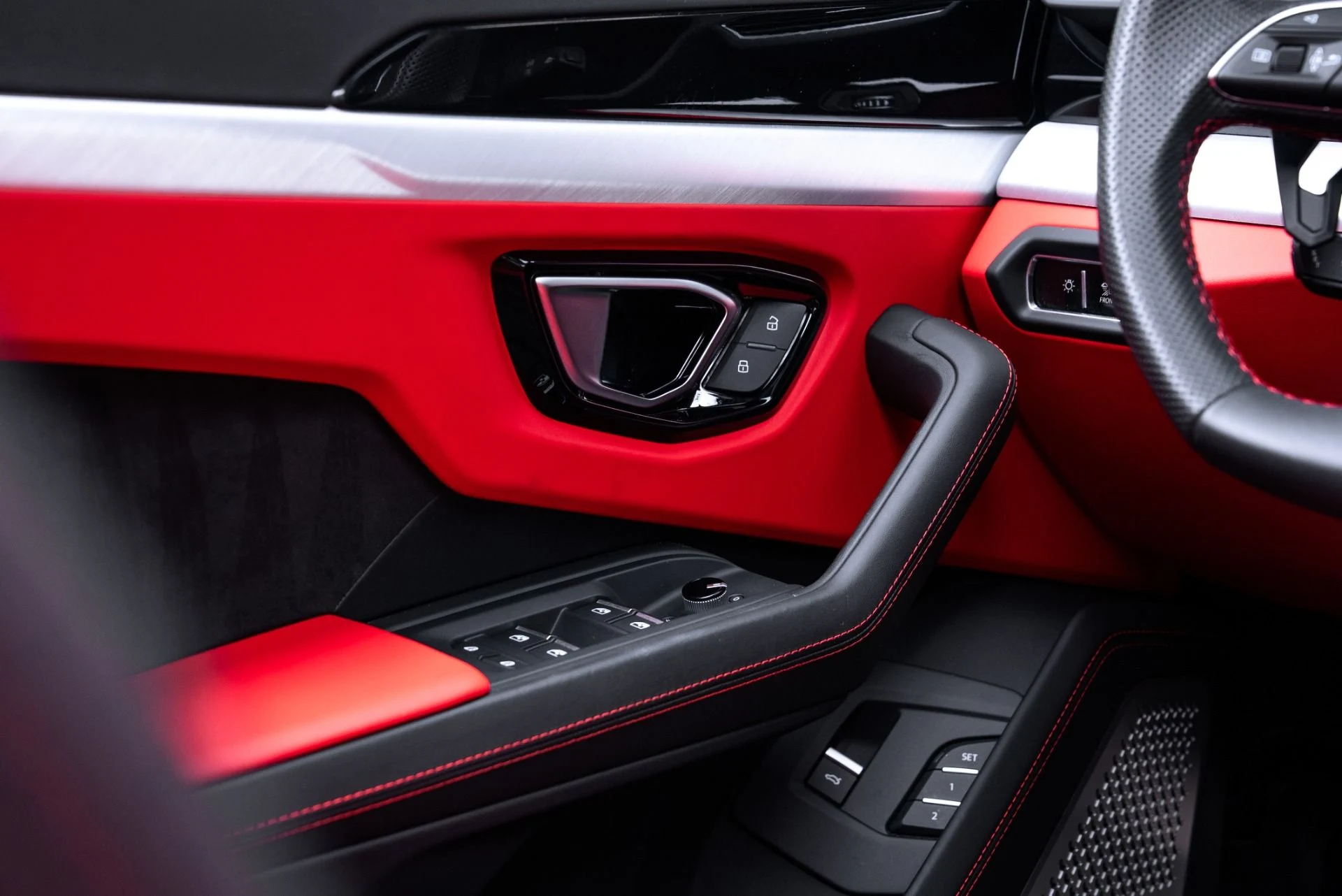 mph036_4204268726_Used_2021_Lamborghini_Urus_1775759137_d5359f443a