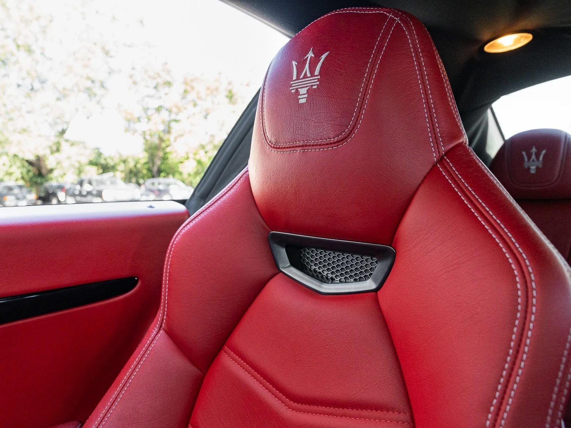 mph036_4210086619_Used_2017_Maserati_Gran_Turismo_Sport_1759184223_520baf914b