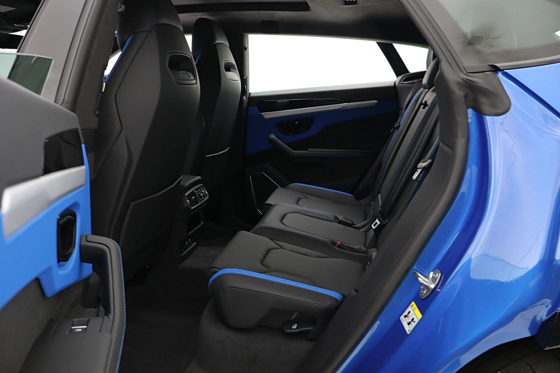 mph036_4214367517_New_2026_Lamborghini_Urus_SE_fd33919c4b