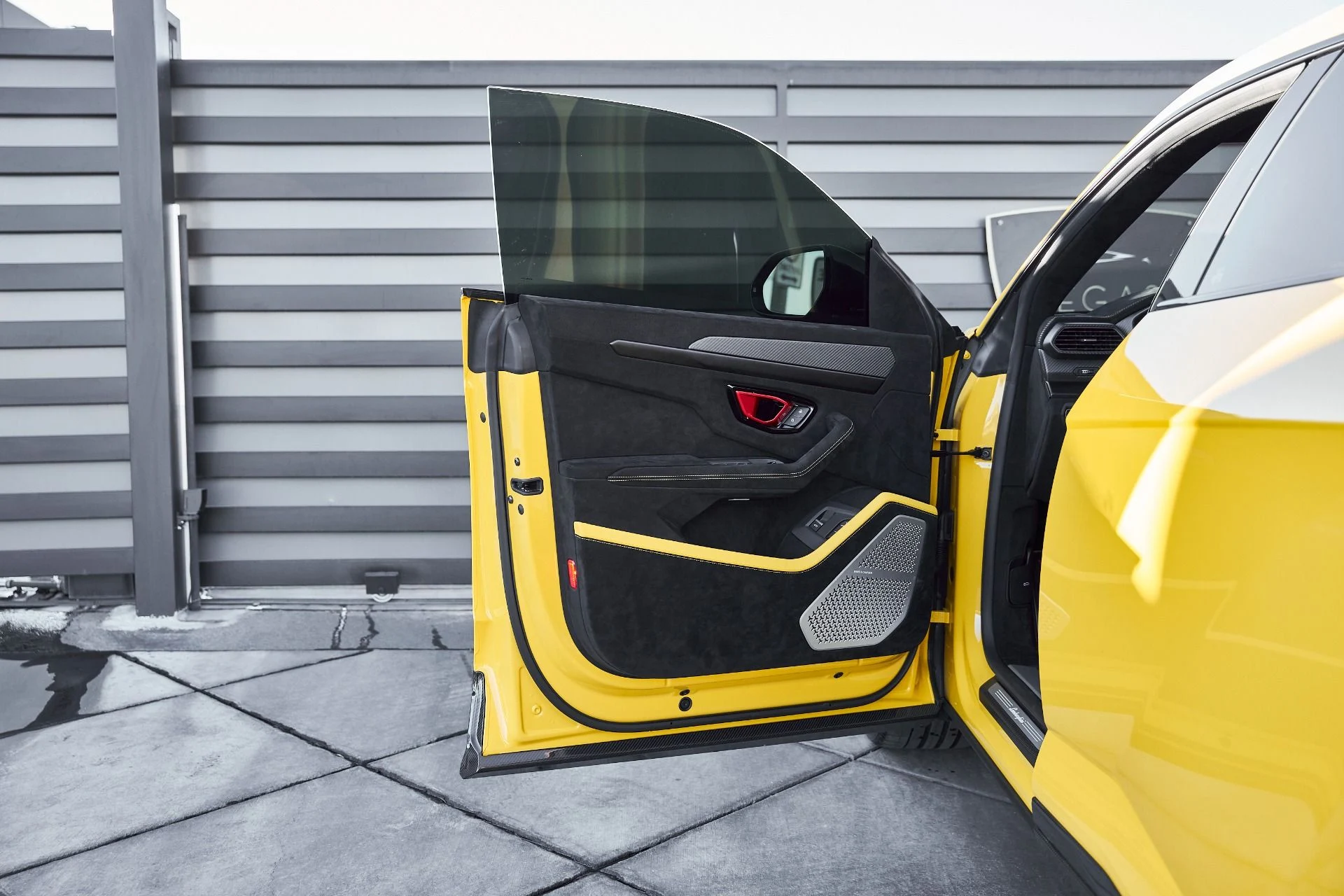 mph036_4215359917_Used_2024_Lamborghini_Urus_Performante_1768011596_ca768fb882