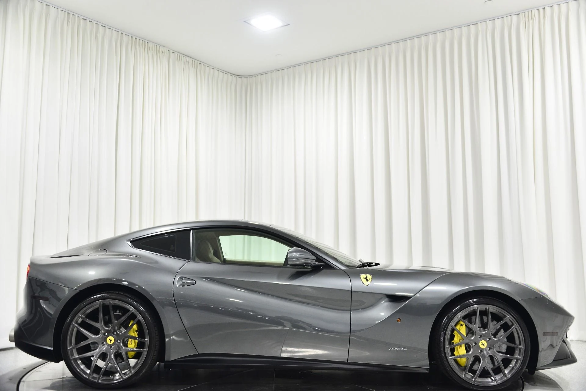 mph036_422195233_Used_2015_Ferrari_F12berlinetta_1756410303_5596e6a82b