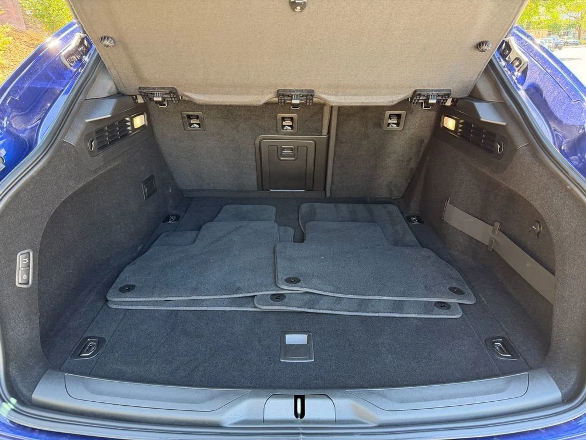 mph036_4222012675_a2ec7f9e57ae41aab9fa43f114ba1343_19eb7268dc