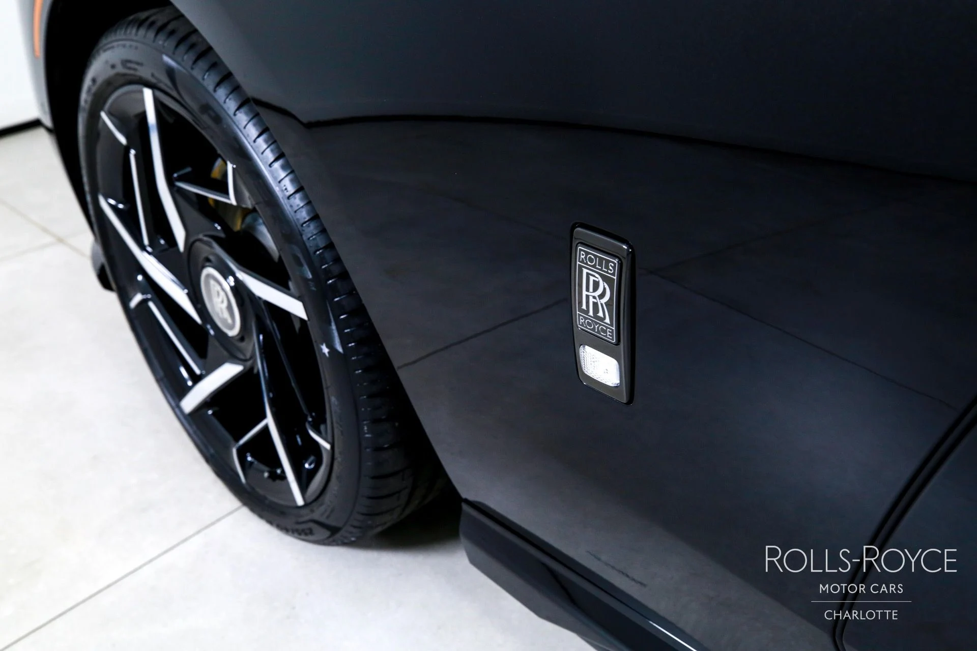 mph036_4223064479_Used_2025_Rolls_Royce_Black_Badge_Spectre_1752785371_bbbca8651f