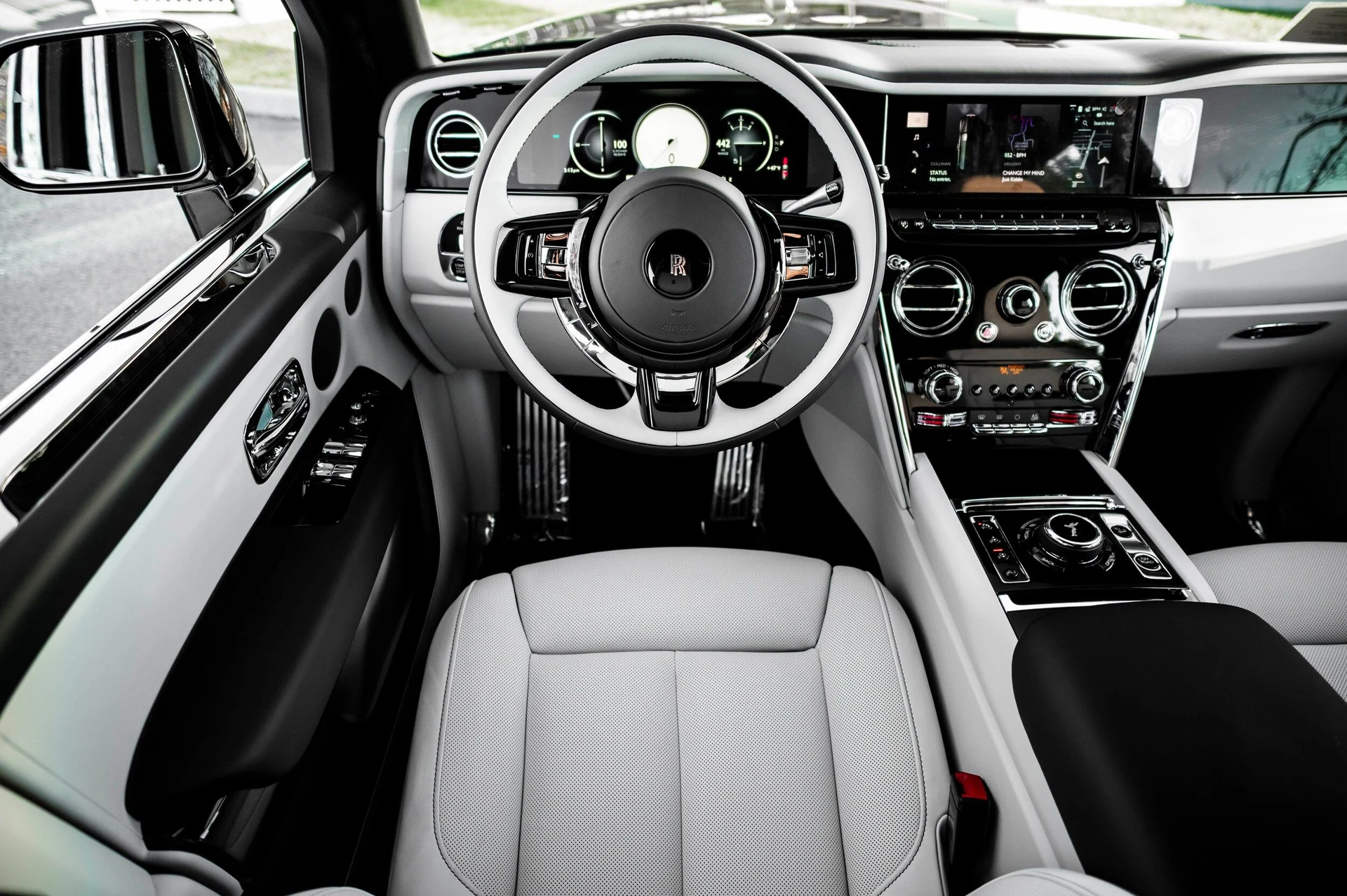 mph036_424532081_24384dbf8d324f4d8f33a21c0f7c6533_5380722944