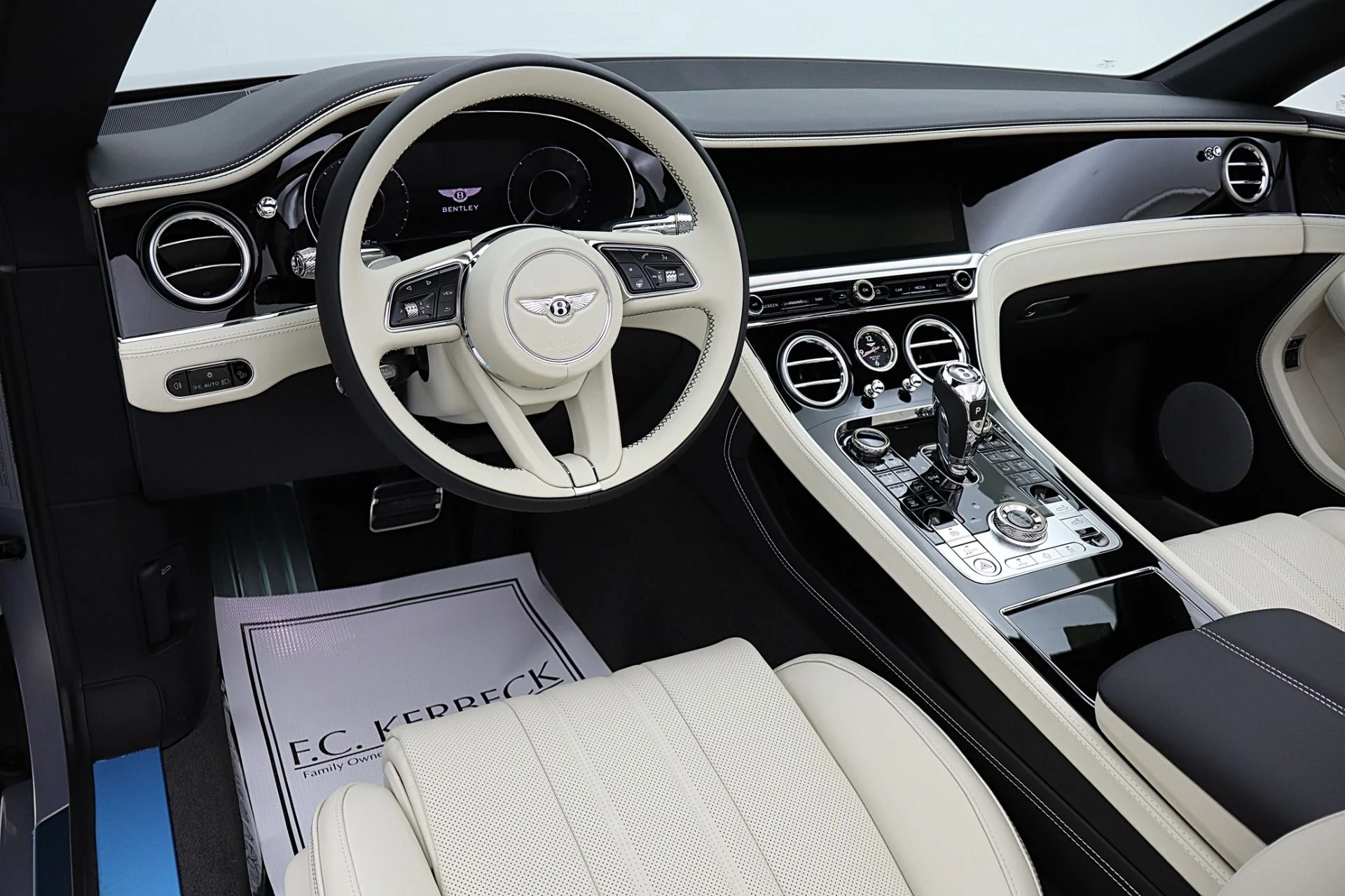 mph036_4263832692_New_2026_Bentley_Continental_GTC_759b04cc95