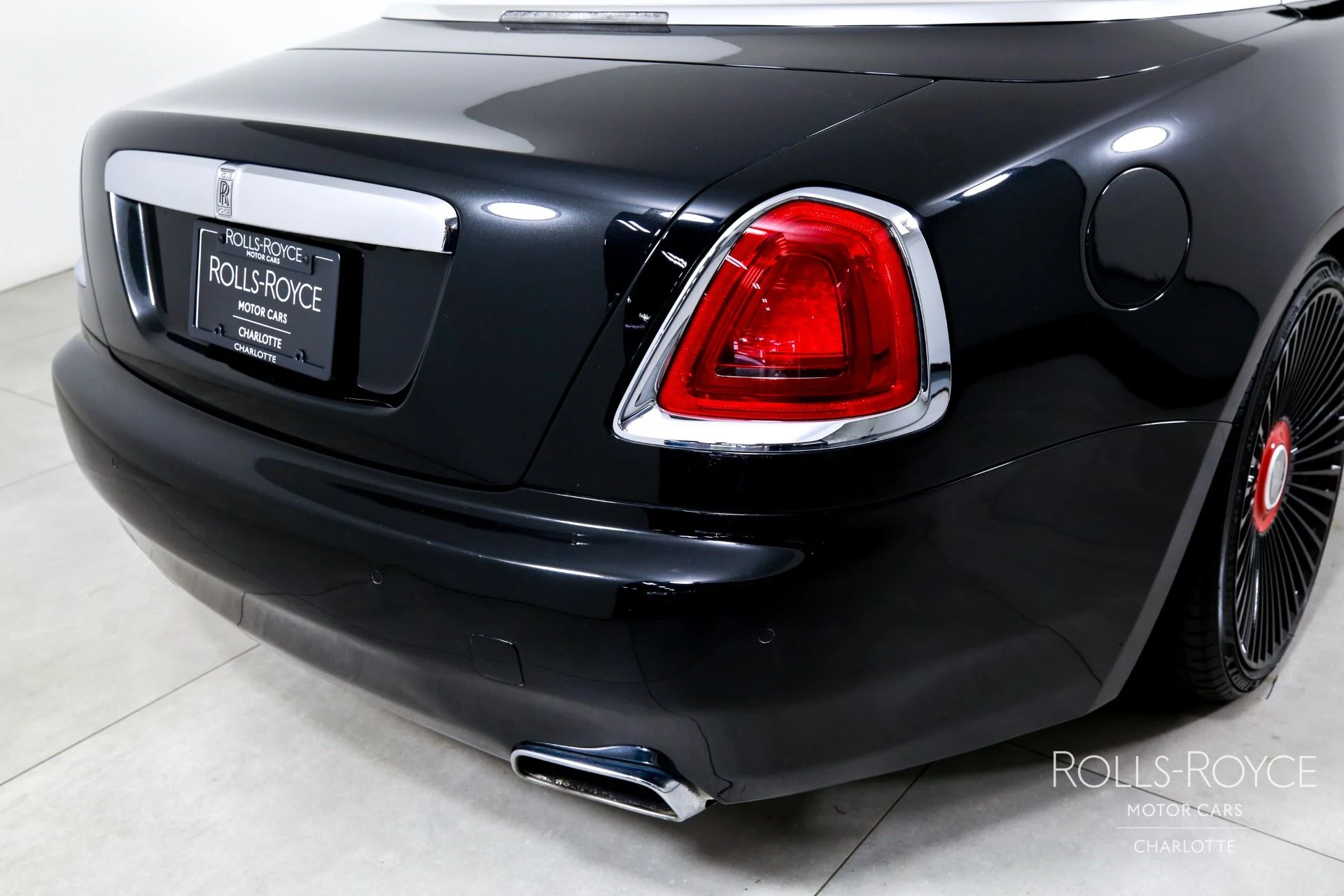 mph036_4266246338_Used_2017_Rolls_Royce_Dawn_1781216555_b32cc5def9